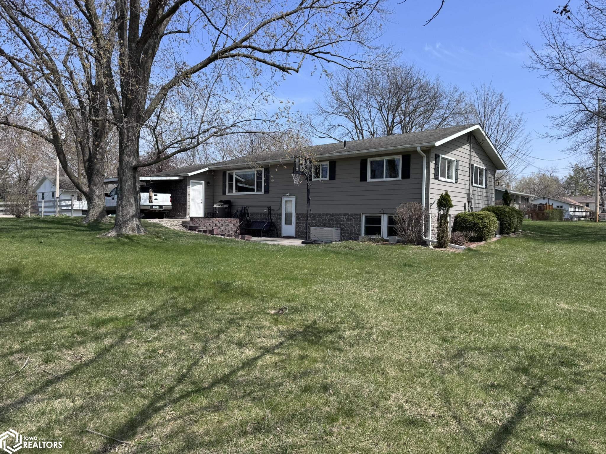 906 S 8th Street, Fairfield, Iowa image 21