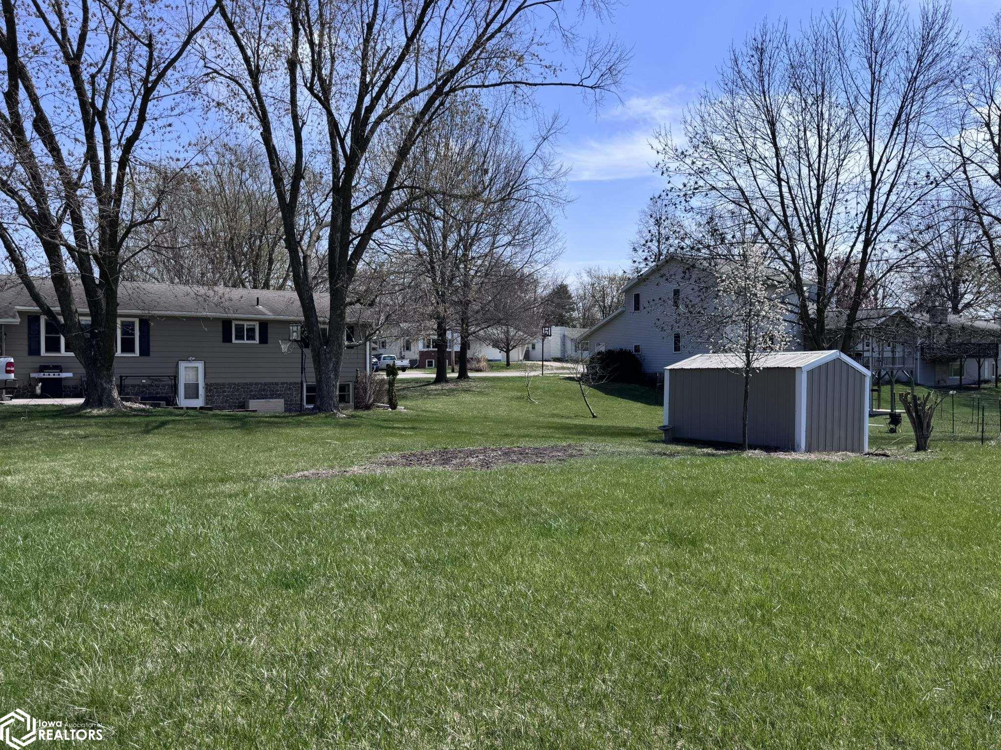 906 S 8th Street, Fairfield, Iowa image 26
