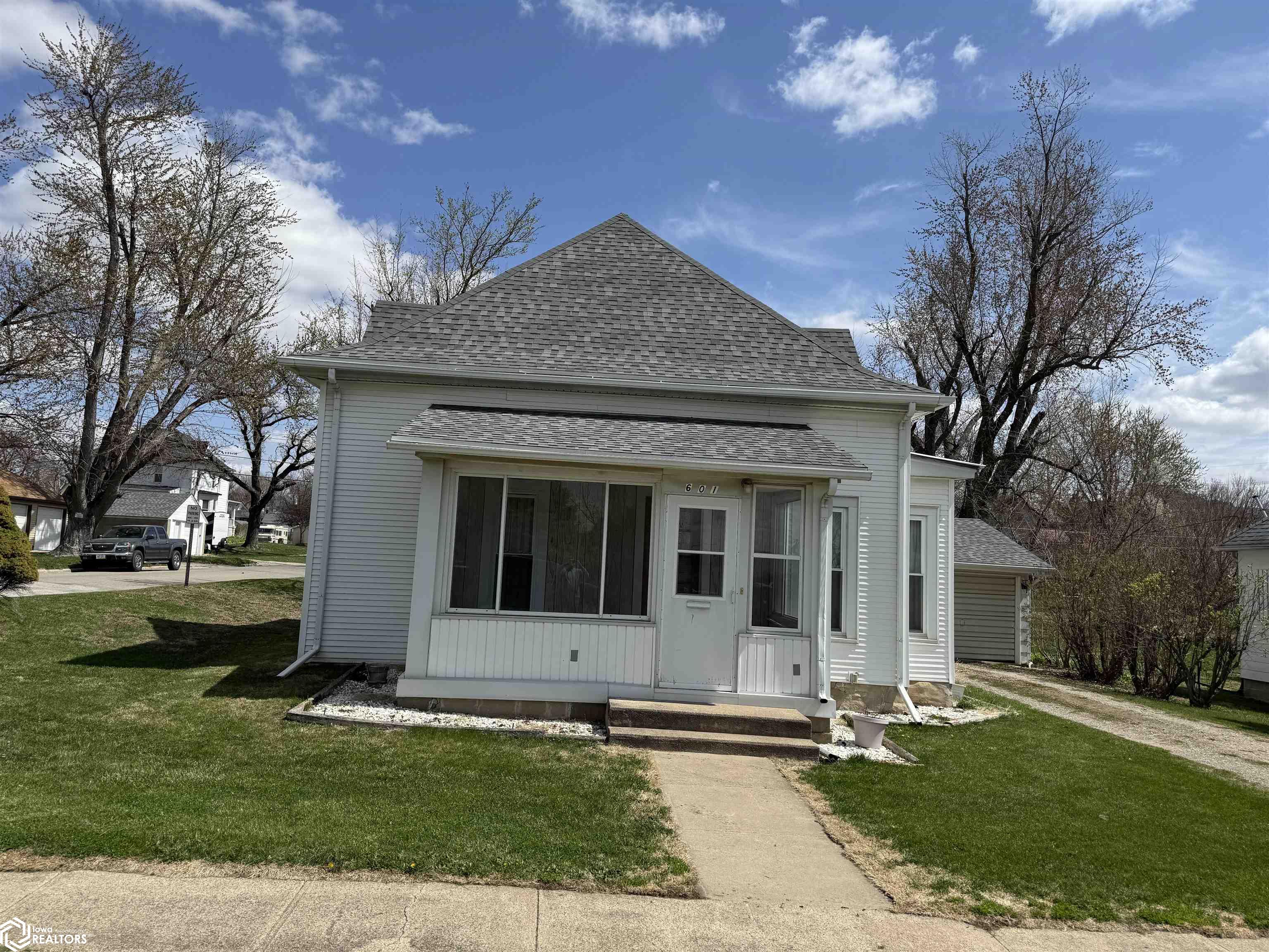 601 S Broadway Street, Toledo, Iowa image 2