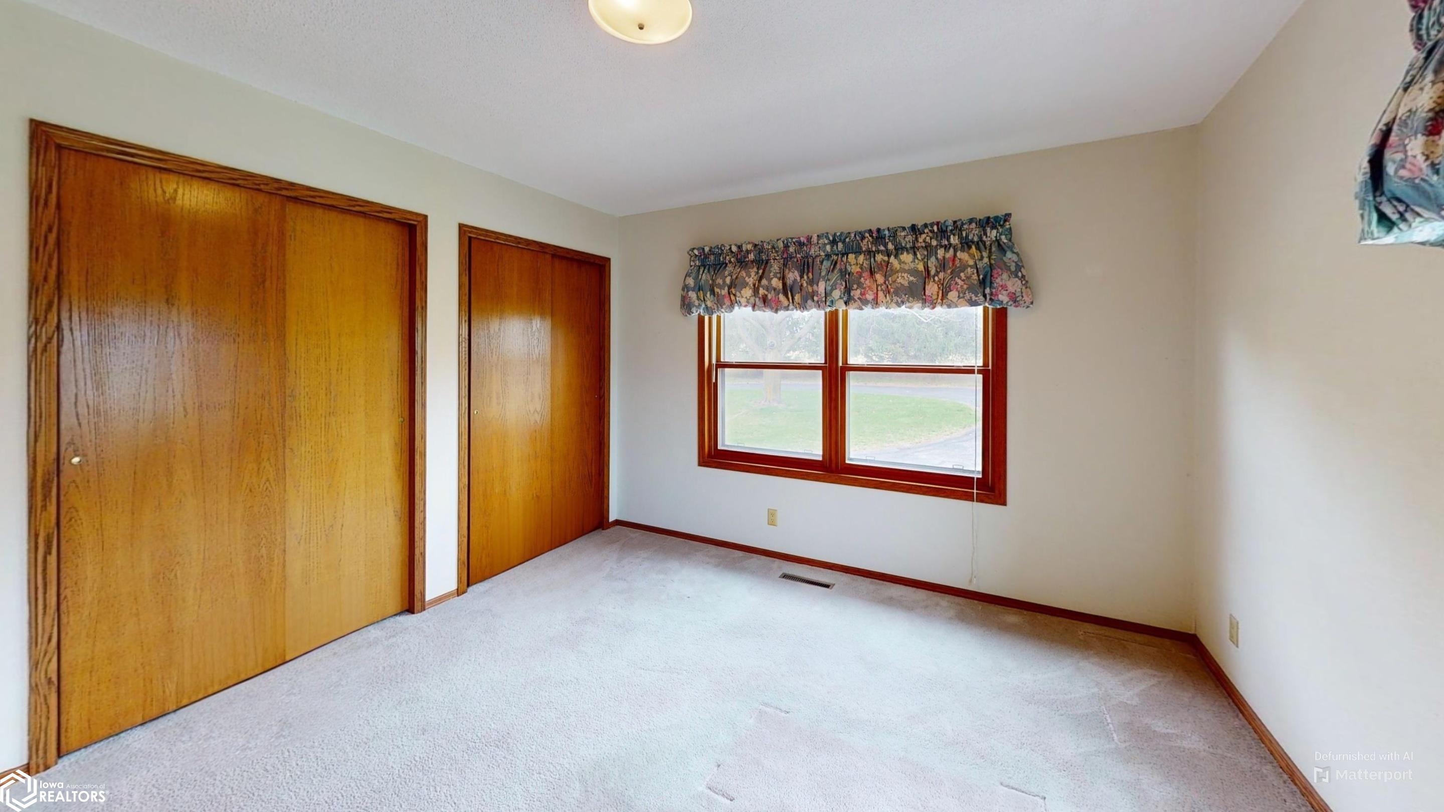 2159 S 32nd Street, Fairfield, Iowa image 12