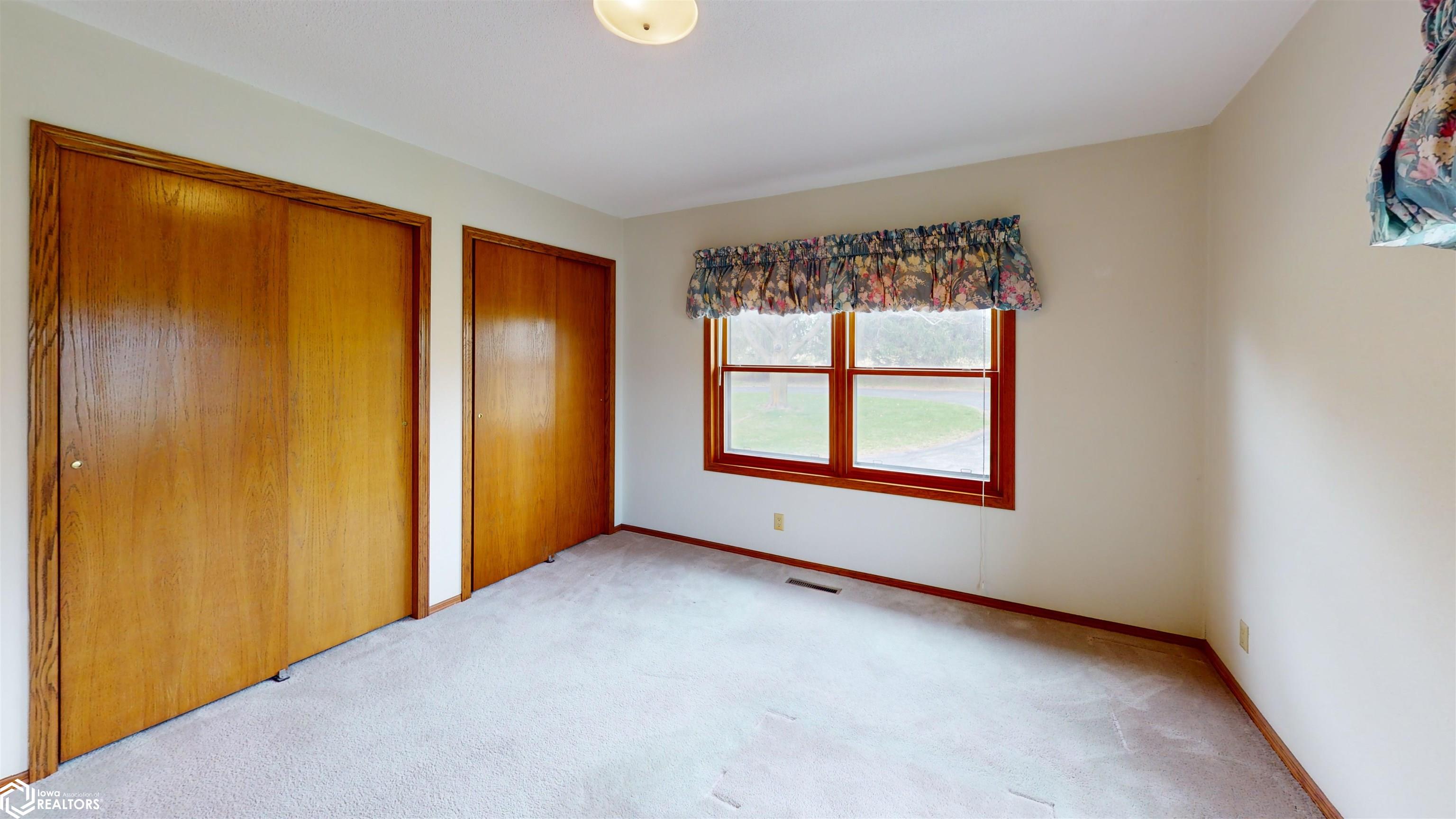 2159 S 32nd Street, Fairfield, Iowa image 13