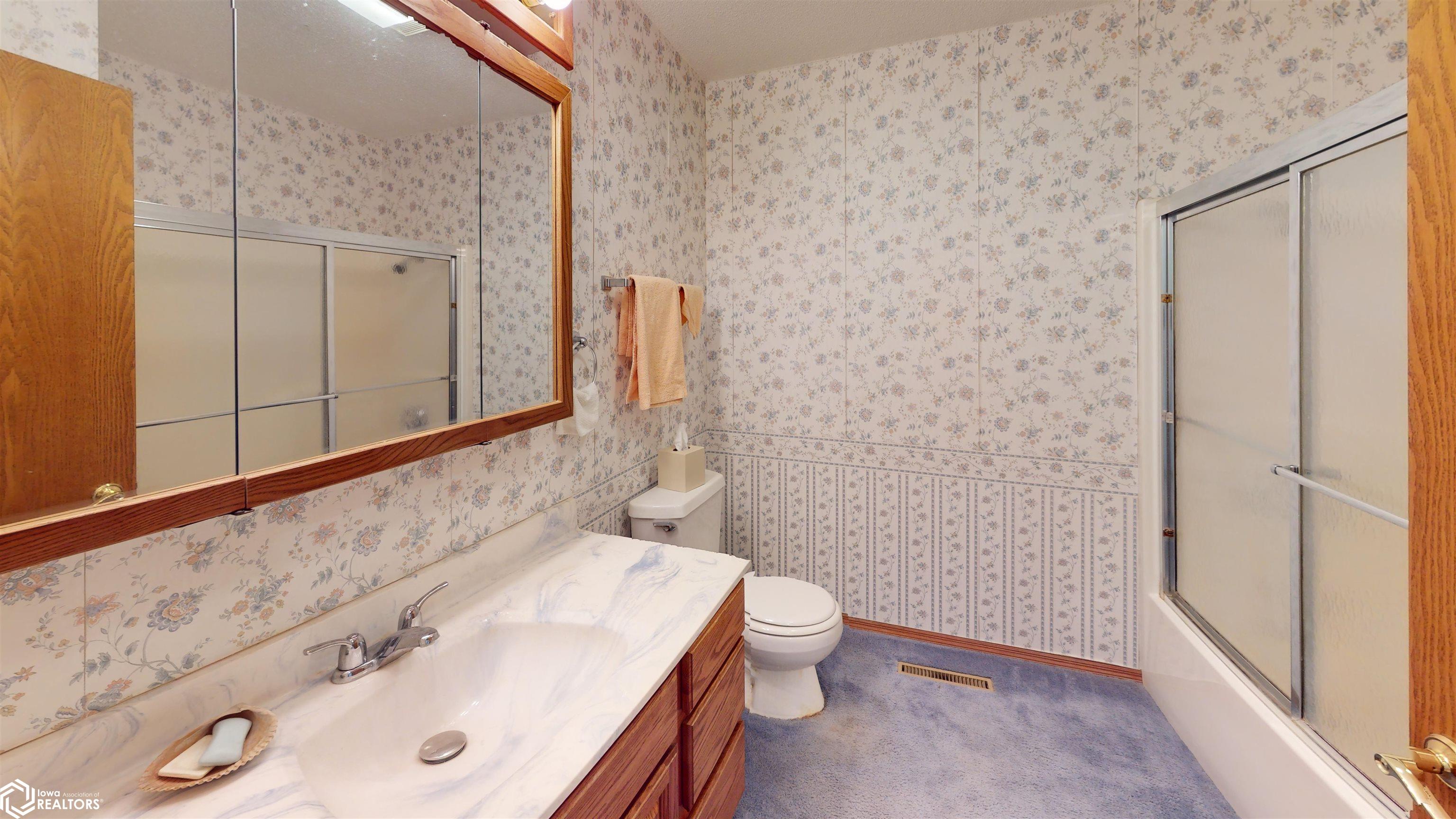 2159 S 32nd Street, Fairfield, Iowa image 17