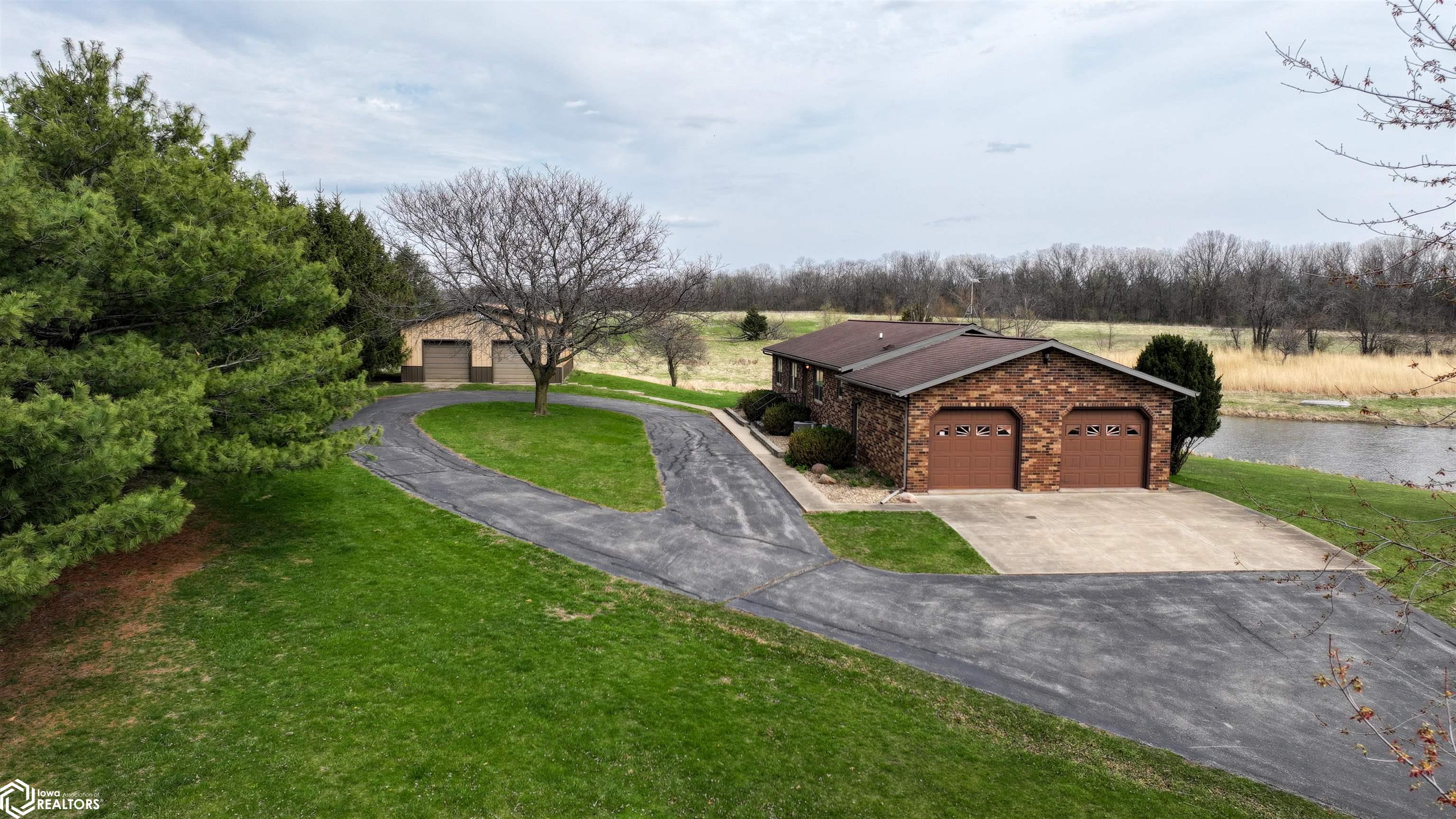 2159 S 32nd Street, Fairfield, Iowa image 3
