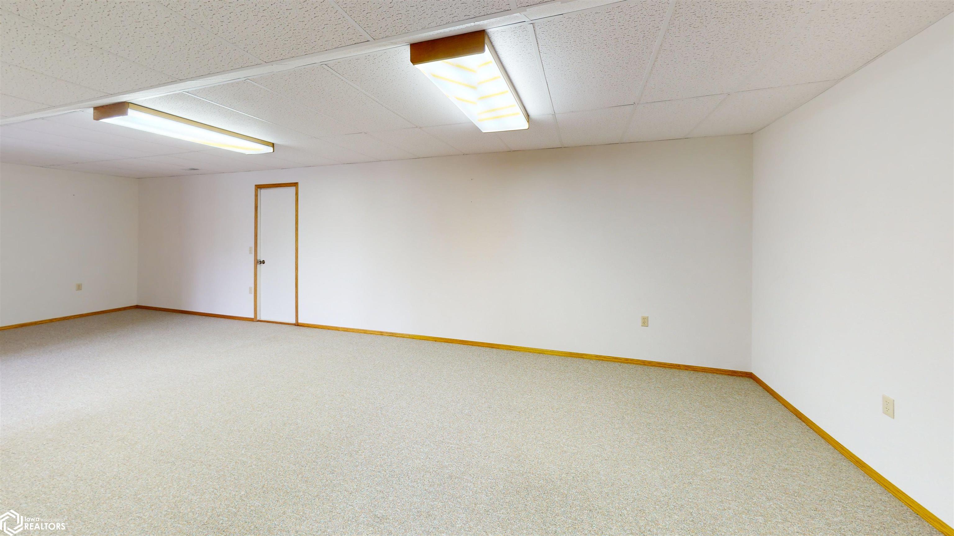 2159 S 32nd Street, Fairfield, Iowa image 27