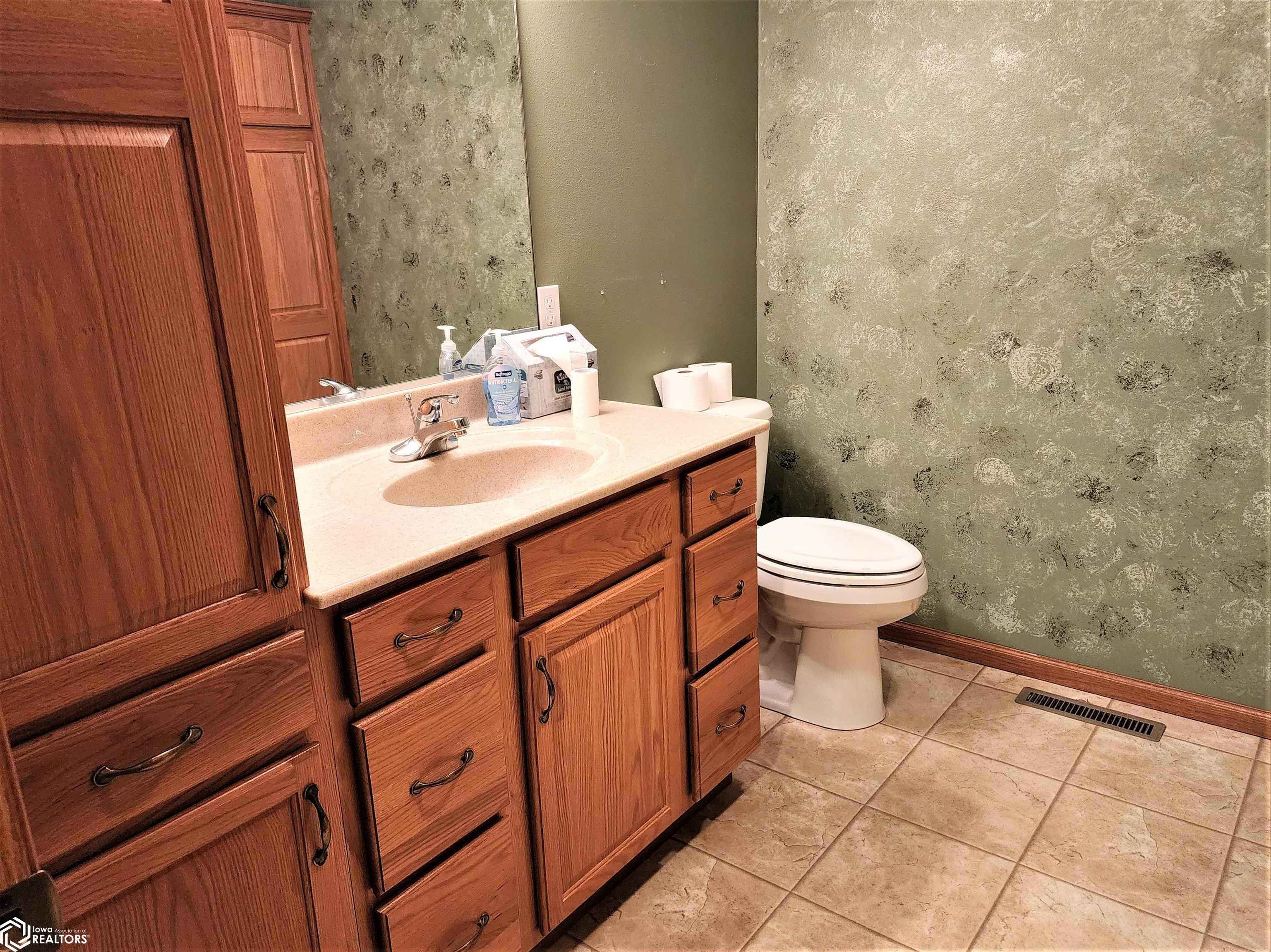 317 N Garfield Street, Algona, Iowa image 18