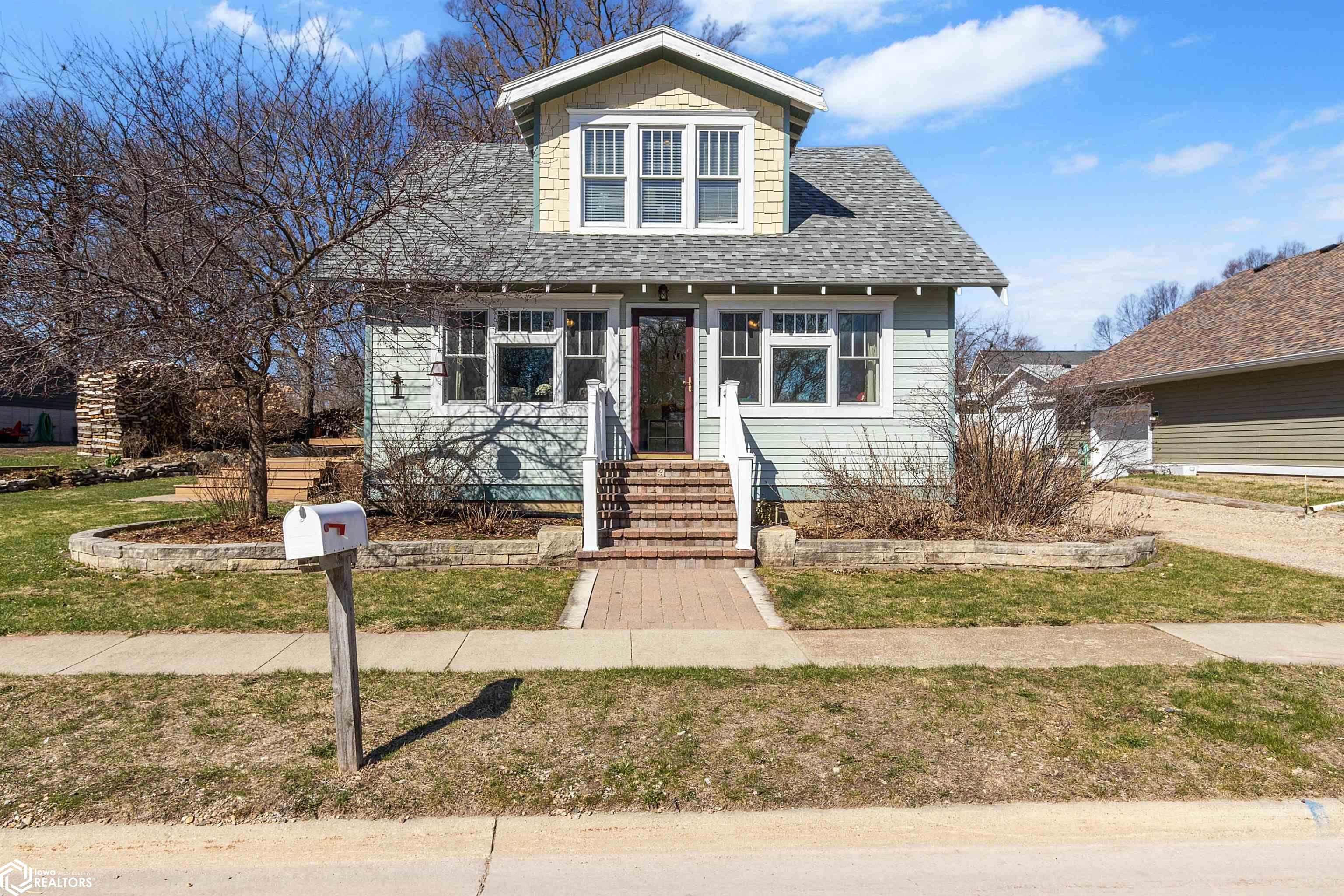 9 S 15th Street, Clear Lake, Iowa image 1