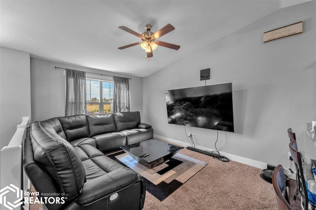 2202 Sunflower Street, Perry, Iowa image 4