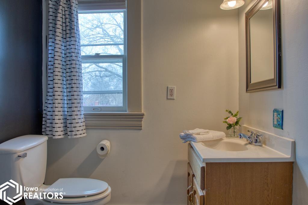 707 Drake Avenue, Centerville, Iowa image 43