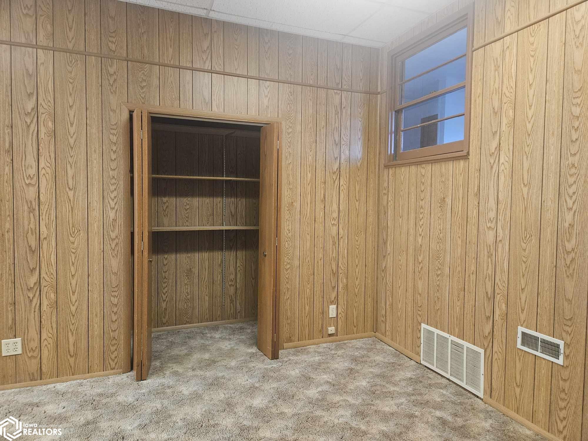 220 Elm Street, Webster City, Iowa image 3