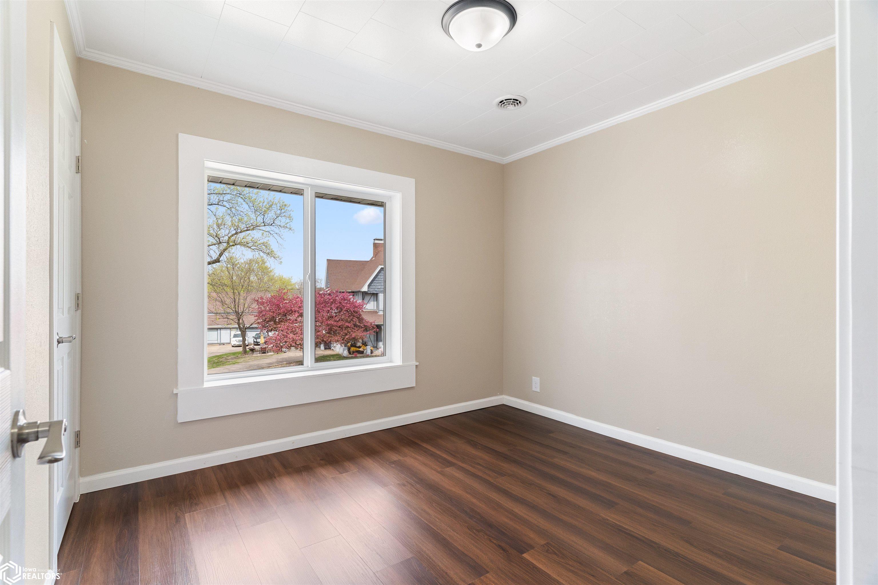 518 Summer Street, Burlington, Iowa image 12