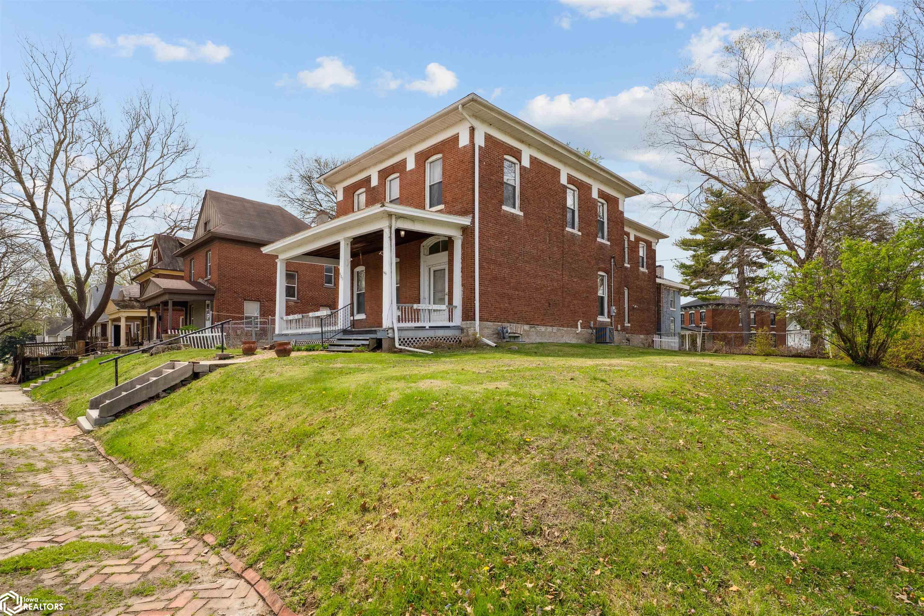 603 S 12th Street, Burlington, Iowa image 2