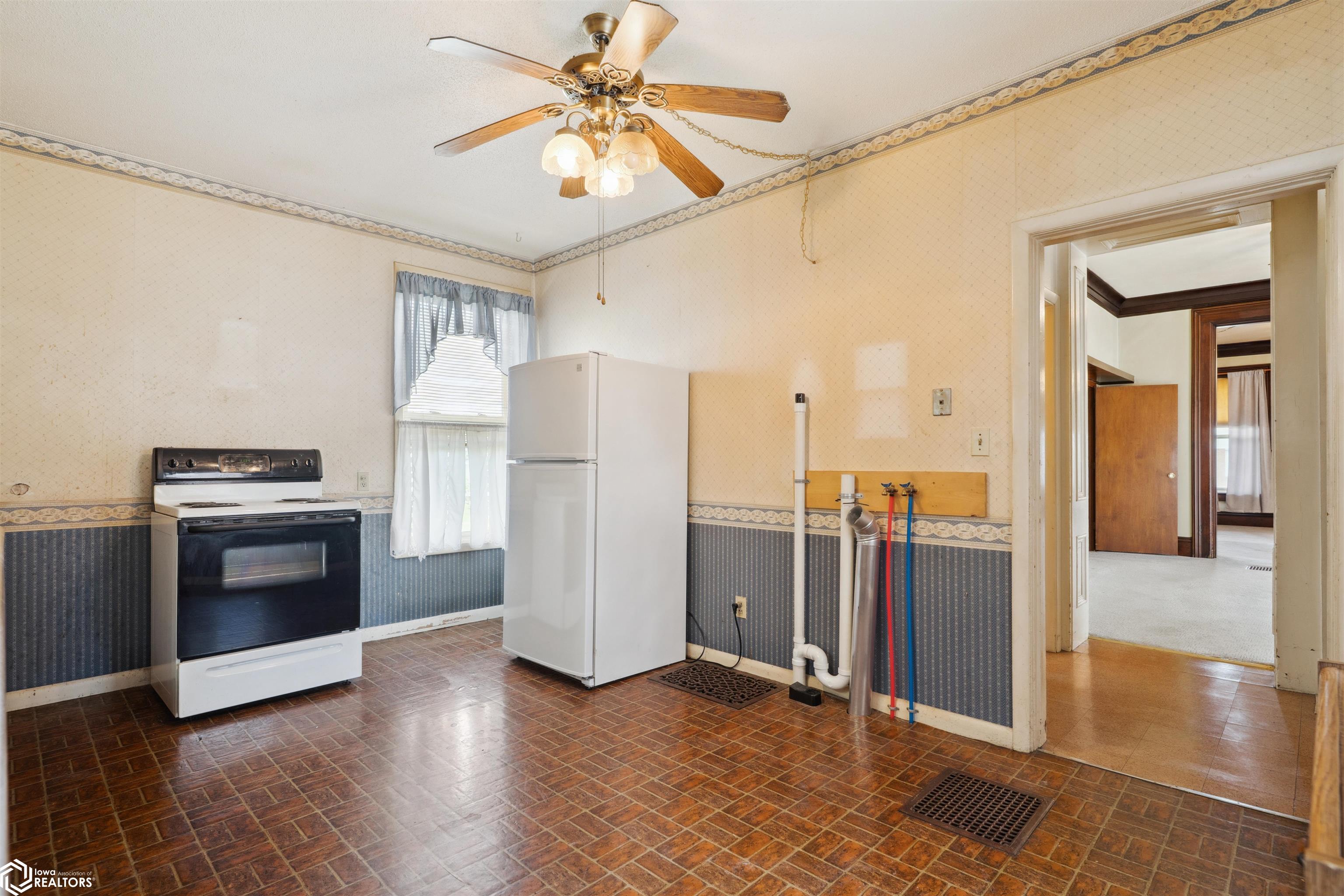603 S 12th Street, Burlington, Iowa image 10