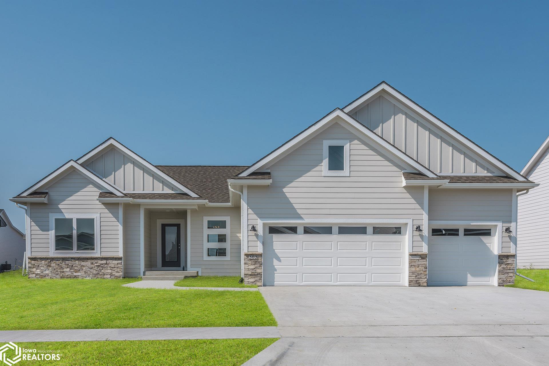 2520 Knollway Drive, Marshalltown, Iowa image 1