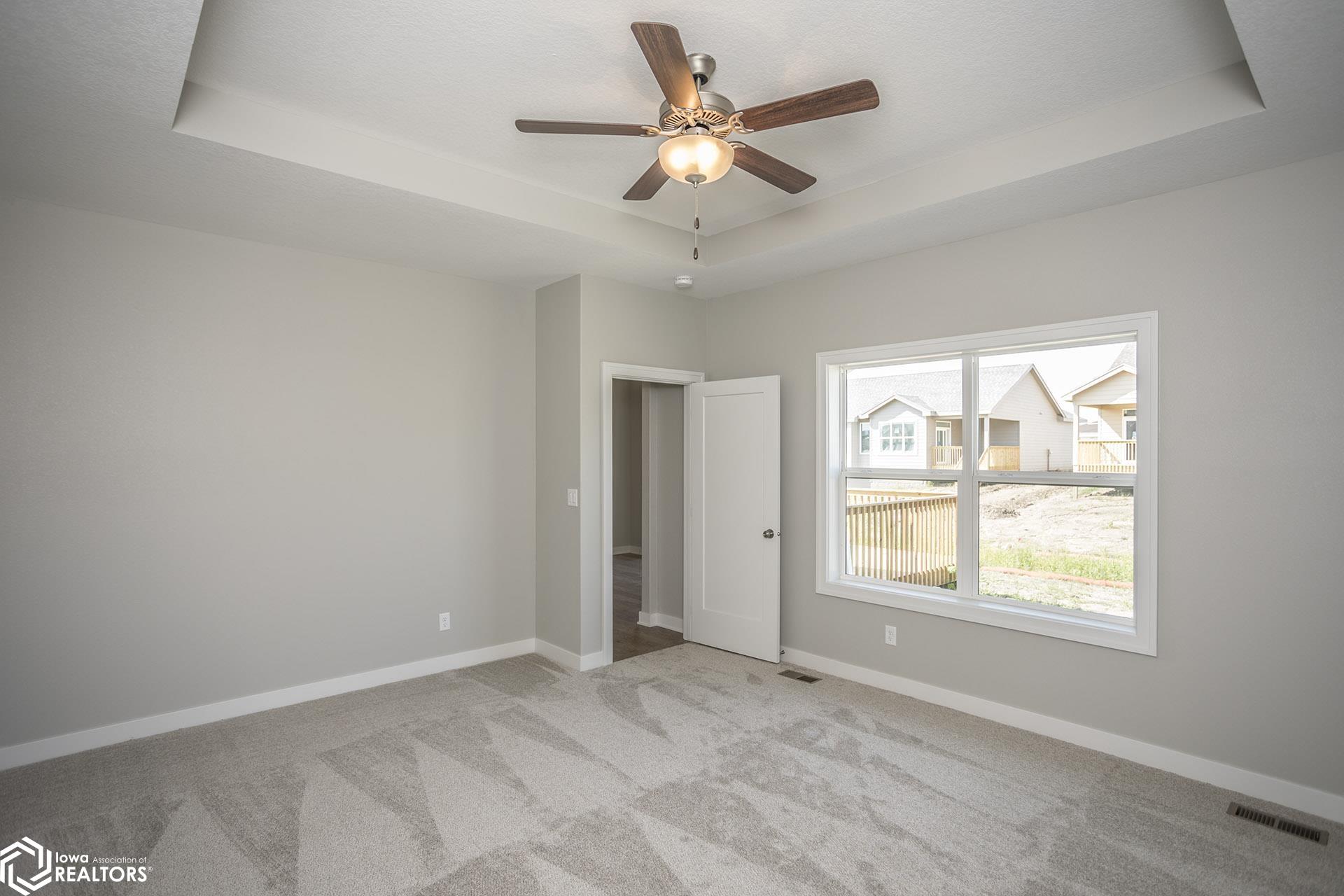 2520 Knollway Drive, Marshalltown, Iowa image 5
