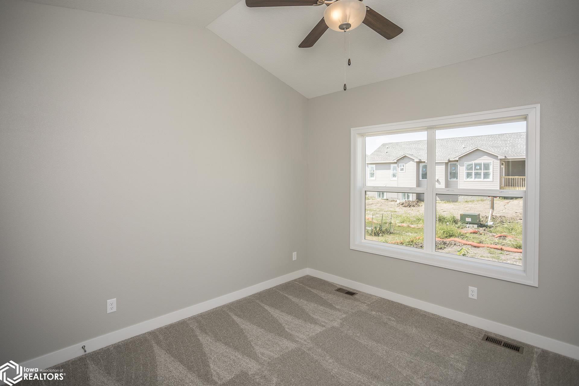 2520 Knollway Drive, Marshalltown, Iowa image 8