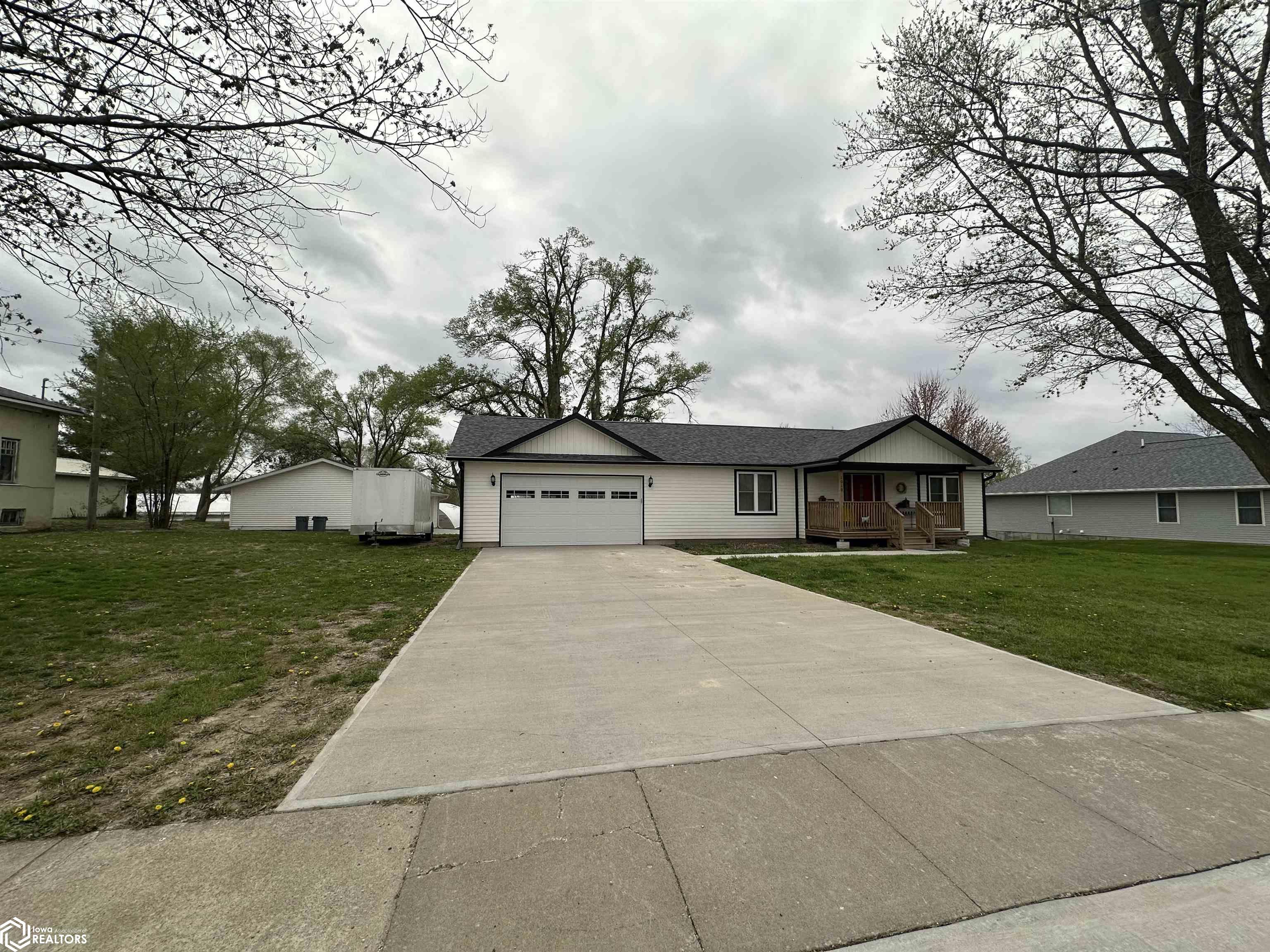 1010 W Washington Street, Centerville, Iowa image 3