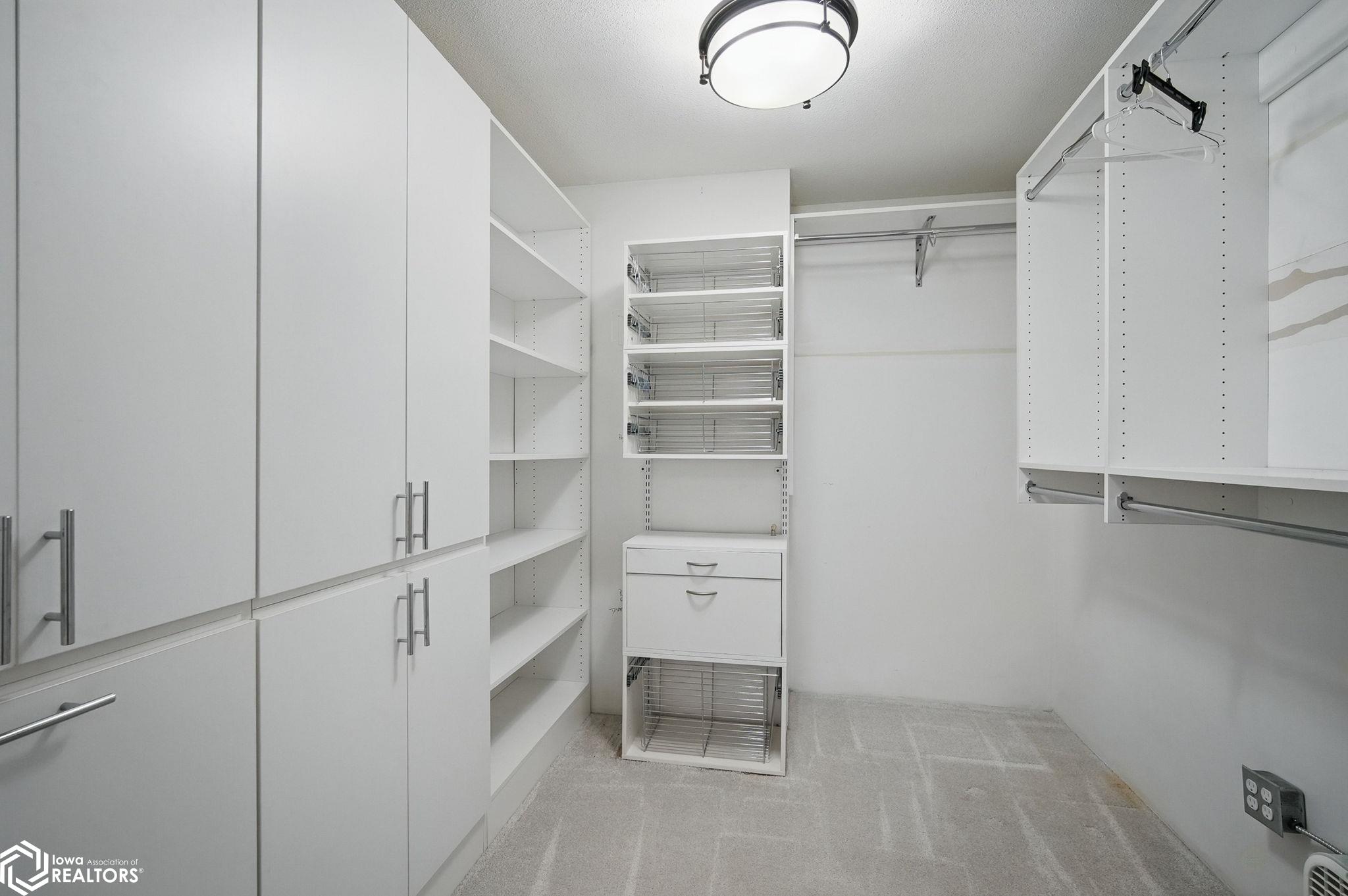 505 36th Street #303, Des Moines, Iowa image 2