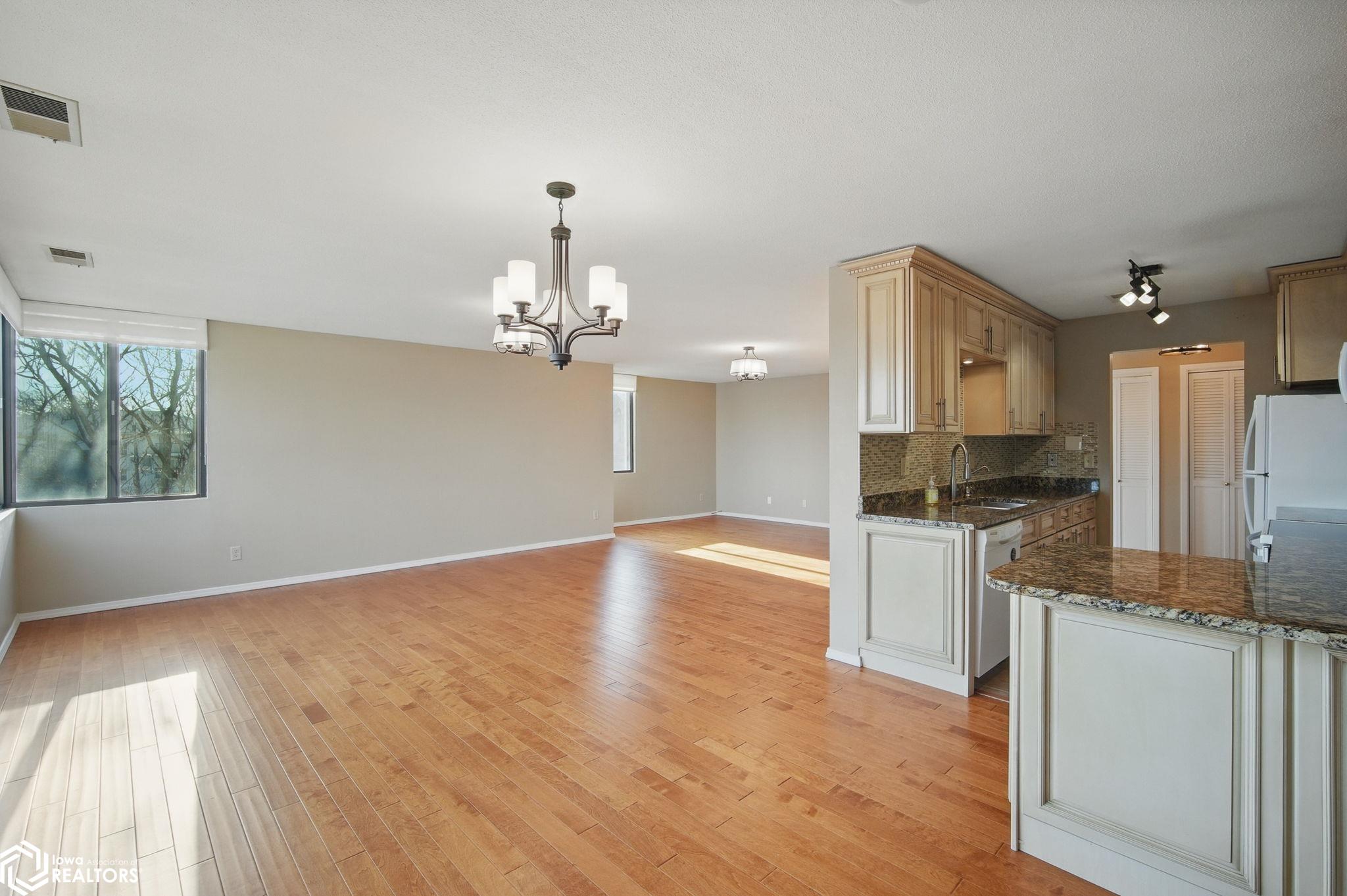 505 36th Street #303, Des Moines, Iowa image 19