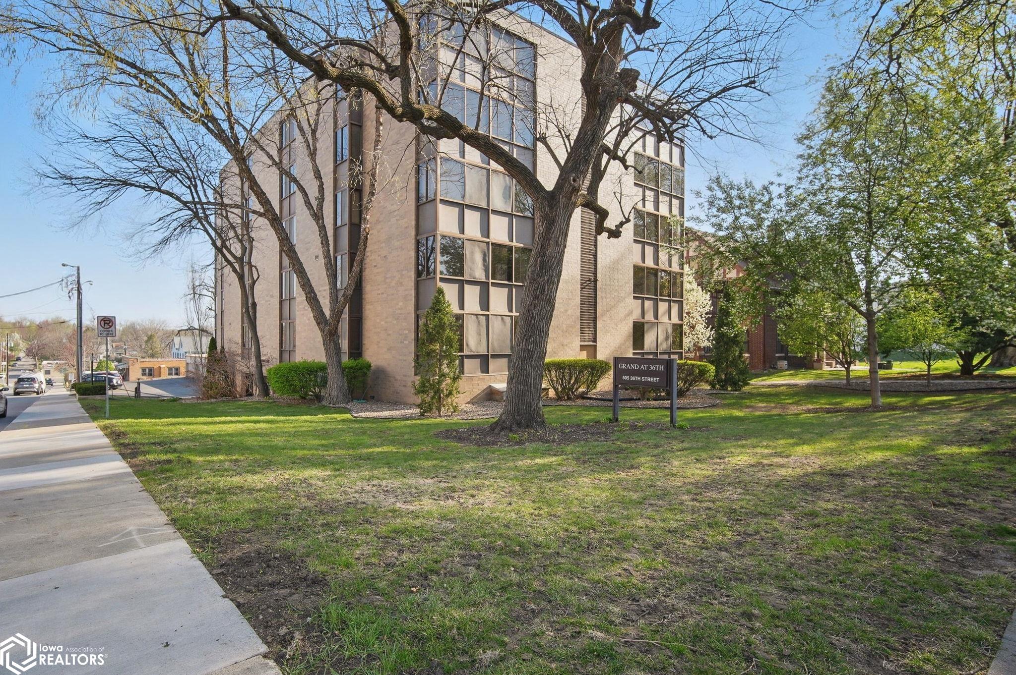 505 36th Street #303, Des Moines, Iowa image 34