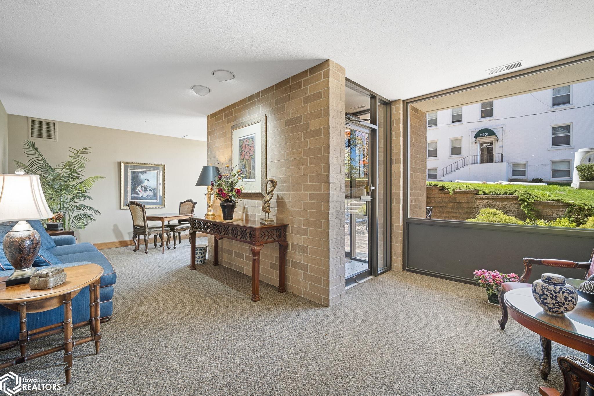 505 36th Street #303, Des Moines, Iowa image 5