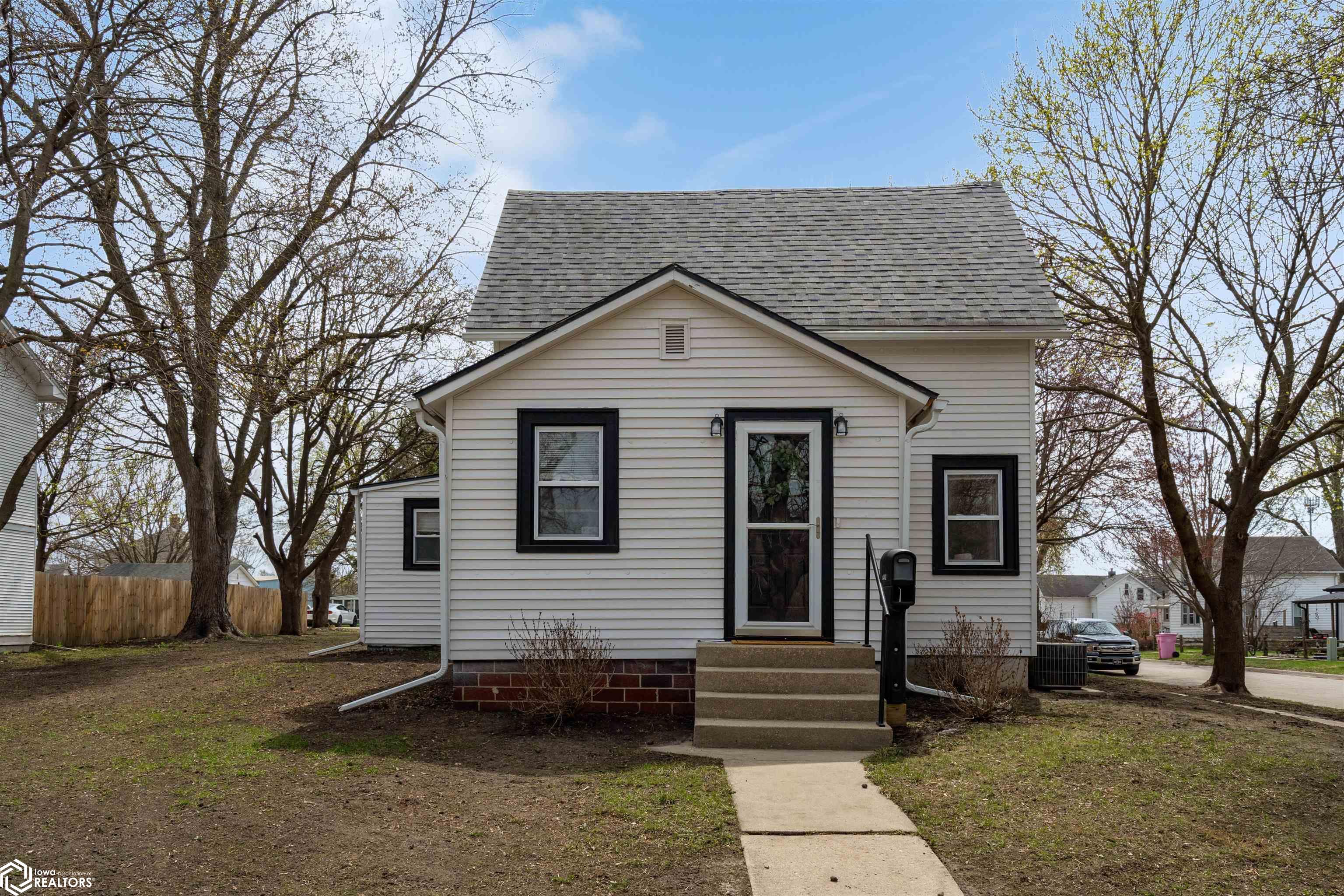 1402 13th Street, Boone, Iowa image 2