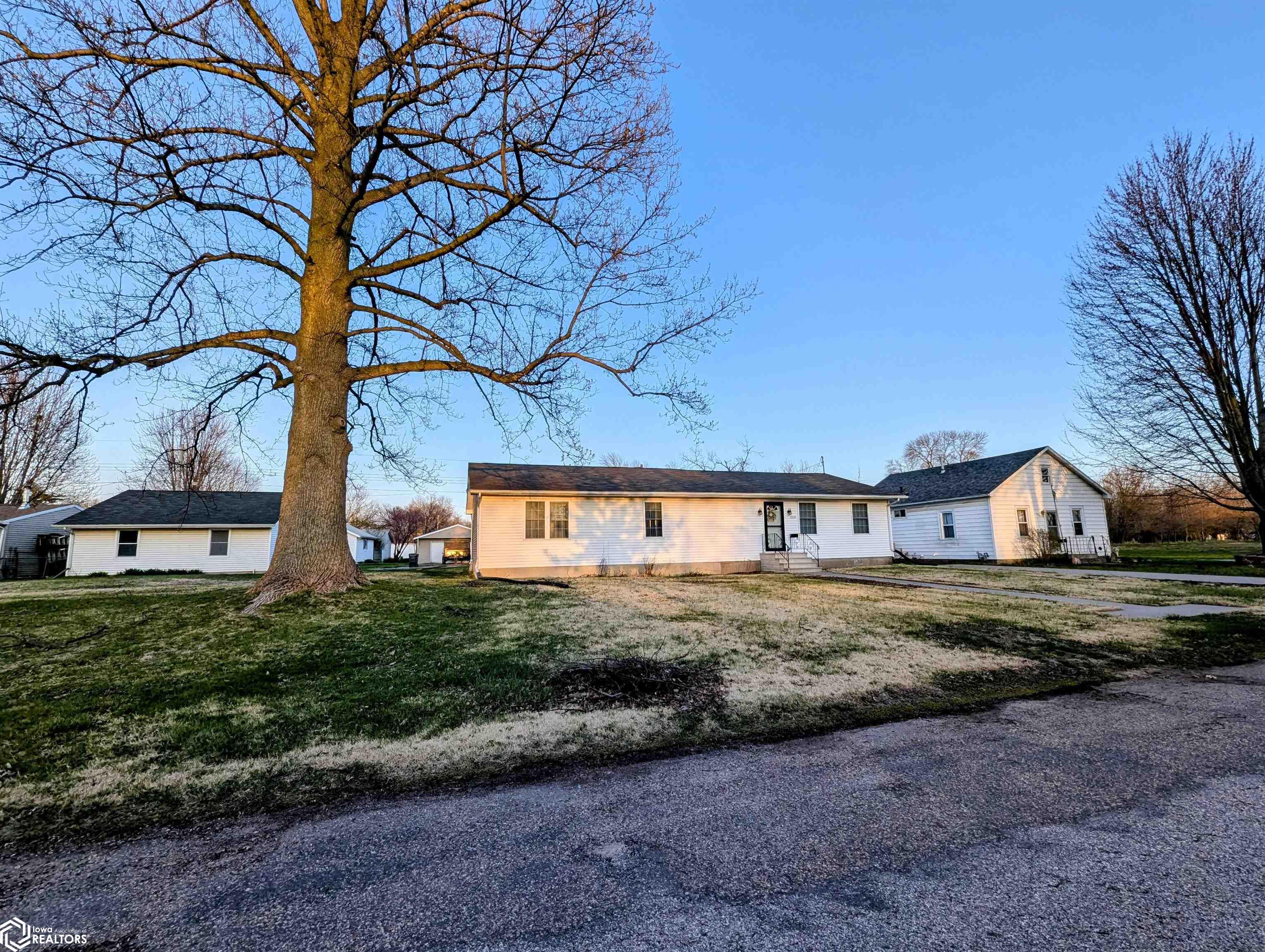 2232 S 12th Street, Burlington, Iowa image 36