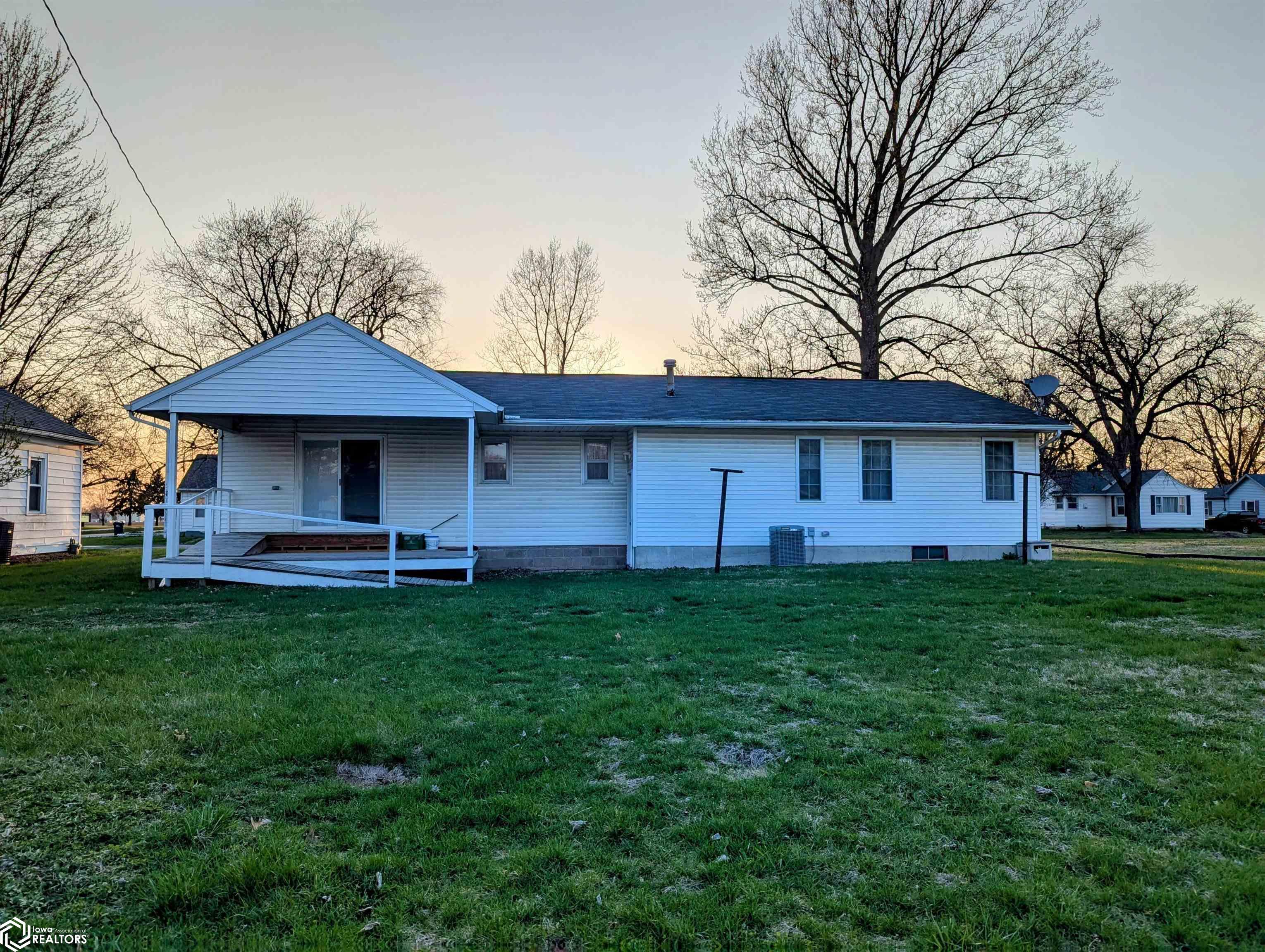 2232 S 12th Street, Burlington, Iowa image 37