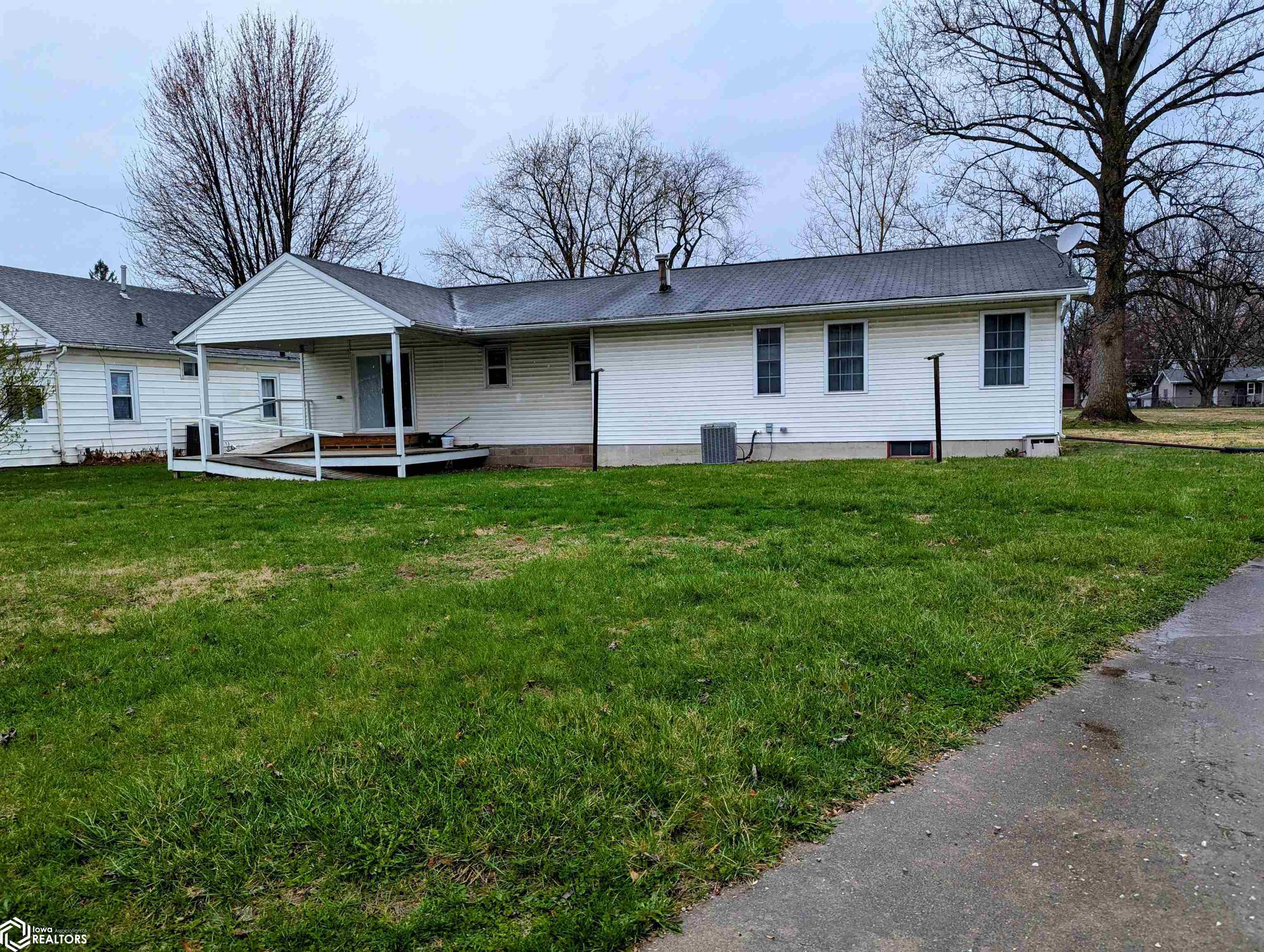 2232 S 12th Street, Burlington, Iowa image 42