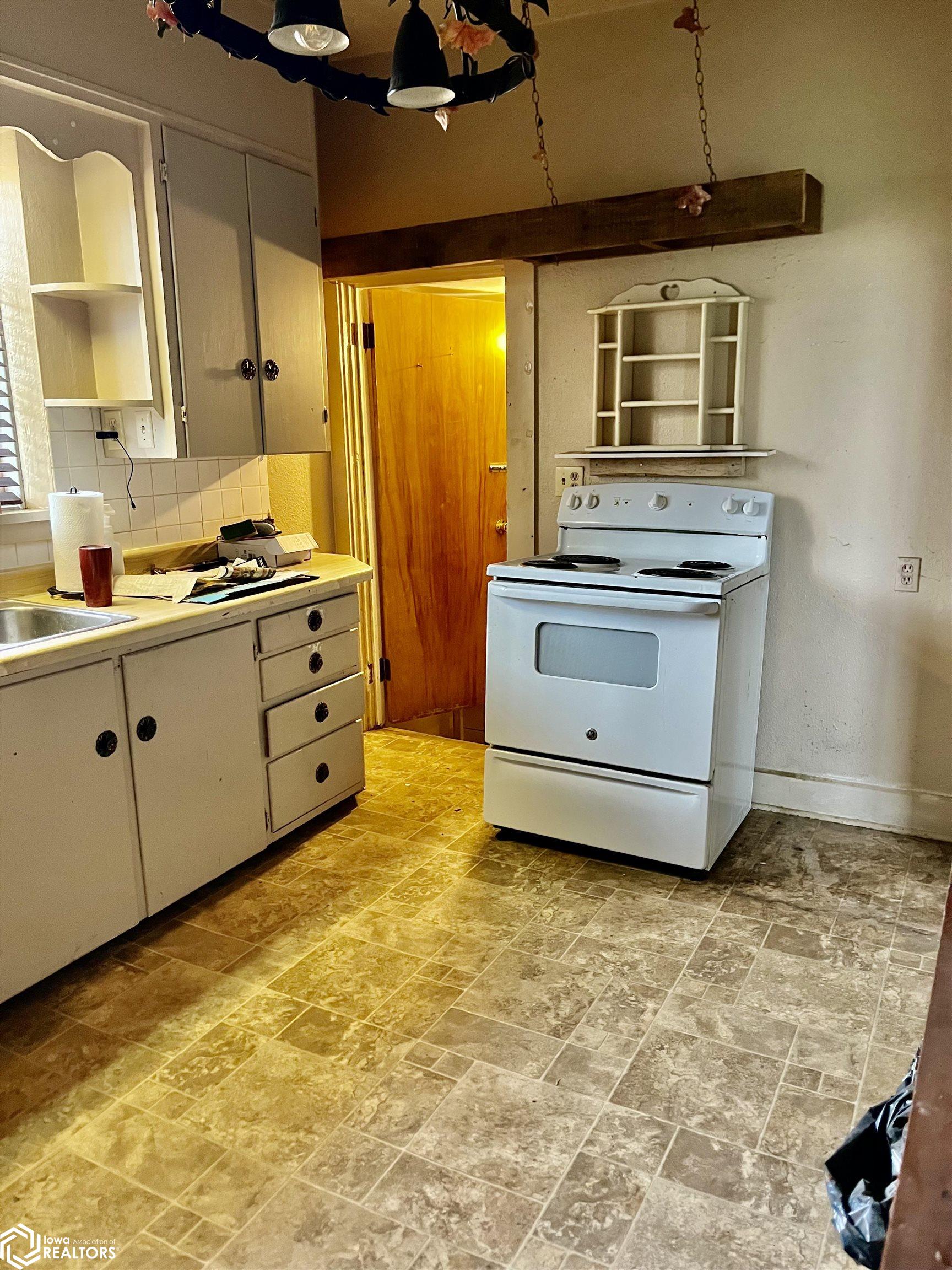 505 W Clay St, Mount Pleasant, Iowa image 3