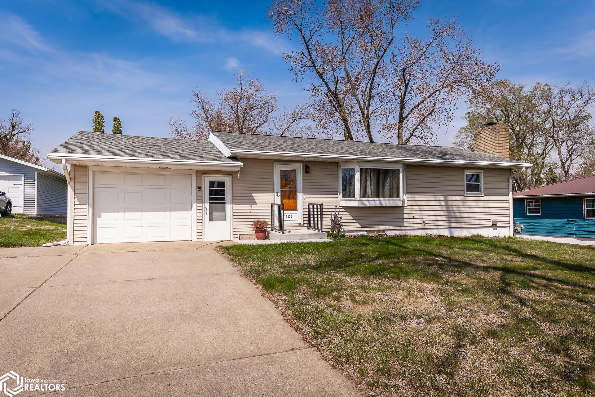 1107 Washington Street, Marshalltown, Iowa image 2