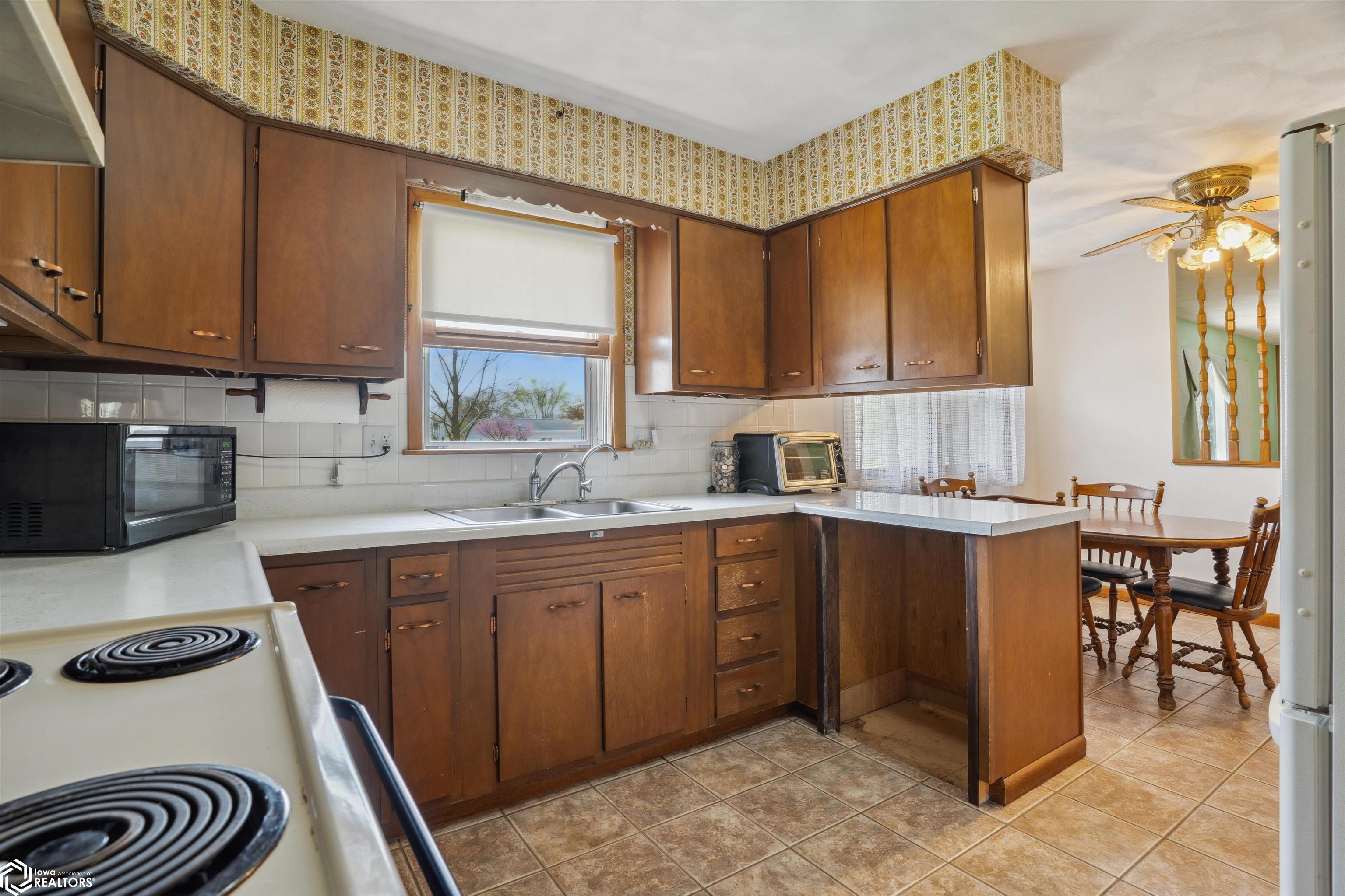 805 E Cedar Ln., Mount Pleasant, Iowa image 6