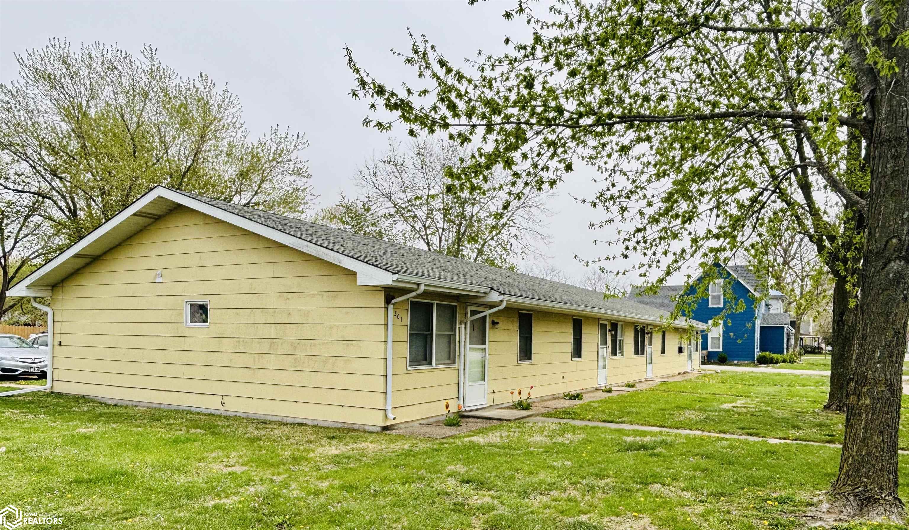 301 S 4th Street, Farmington, Iowa image 2