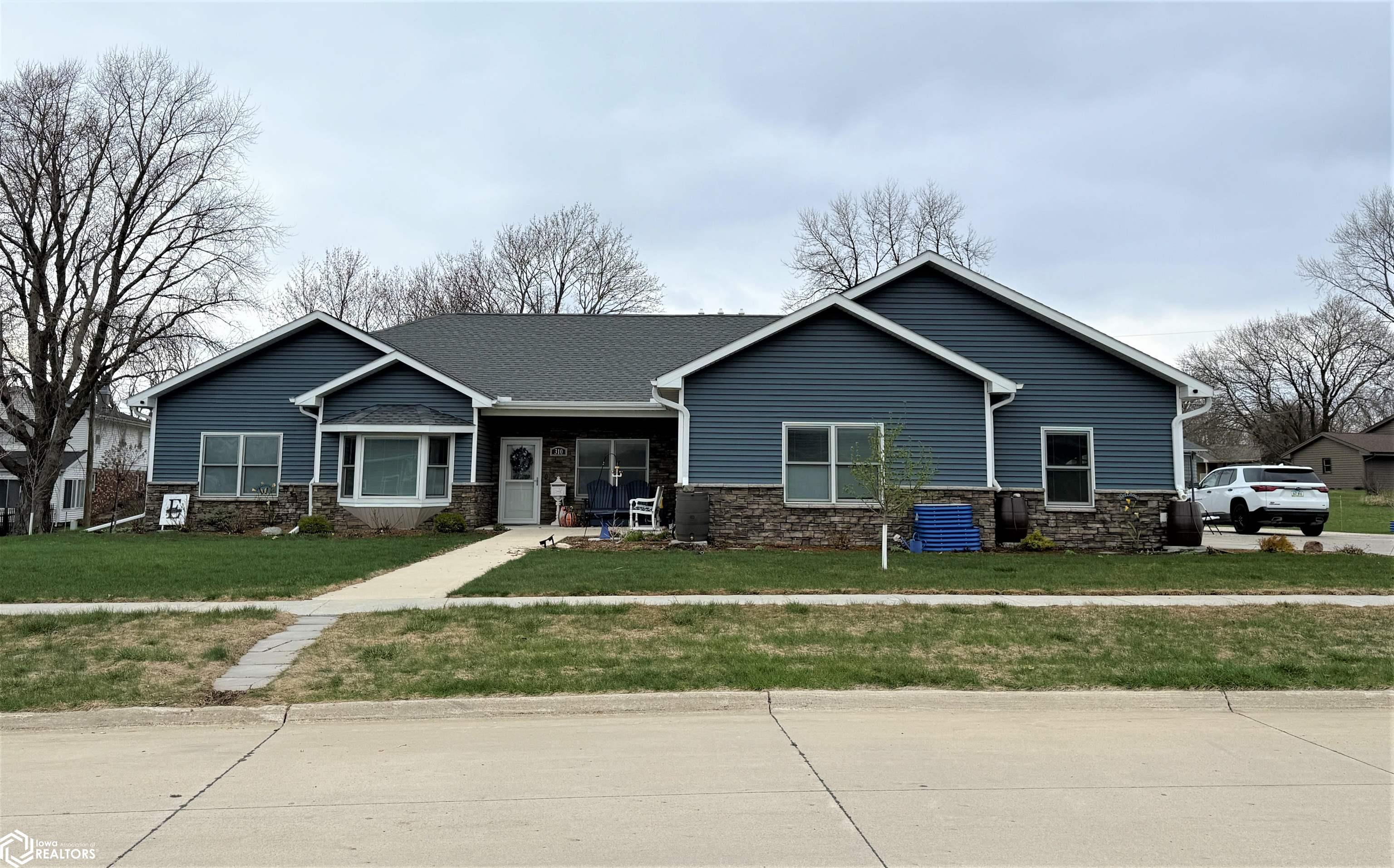 310 White Fox Drive, Clarion, Iowa image 2