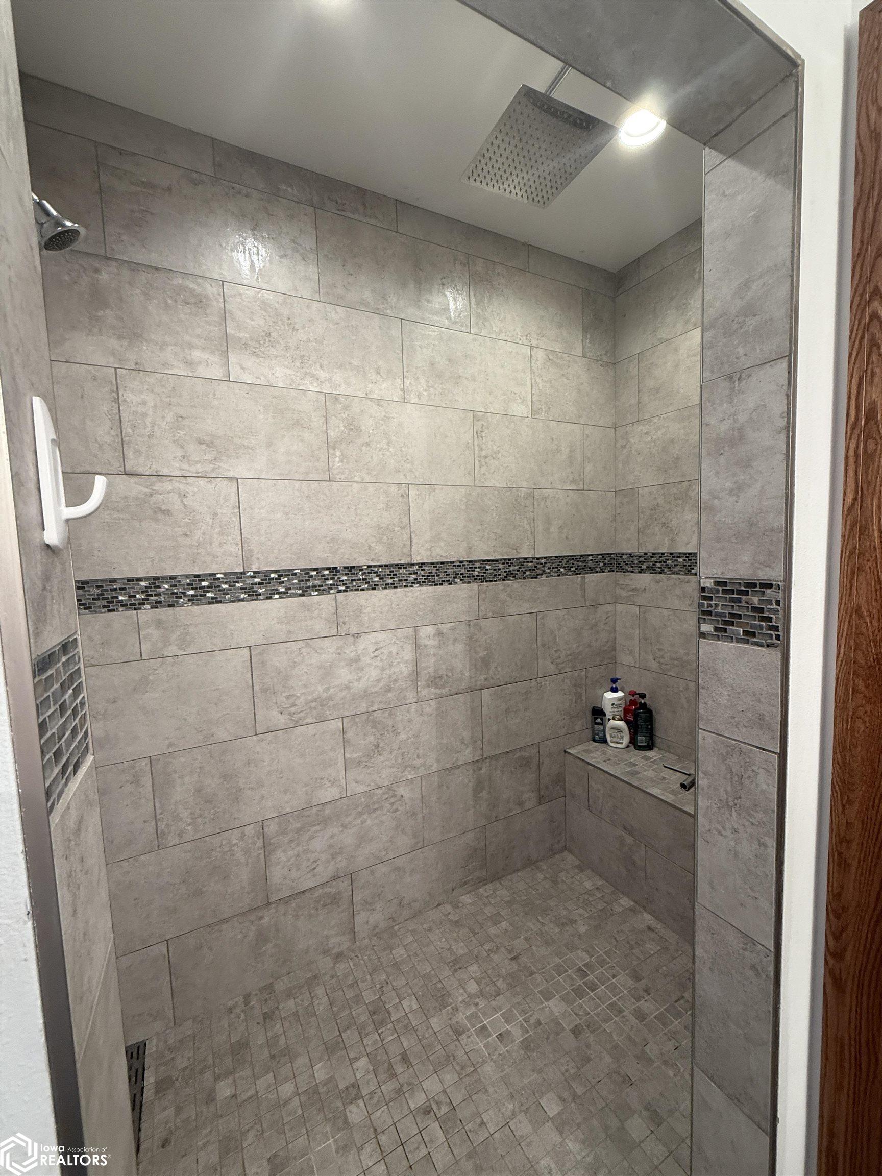 310 White Fox Drive, Clarion, Iowa image 23