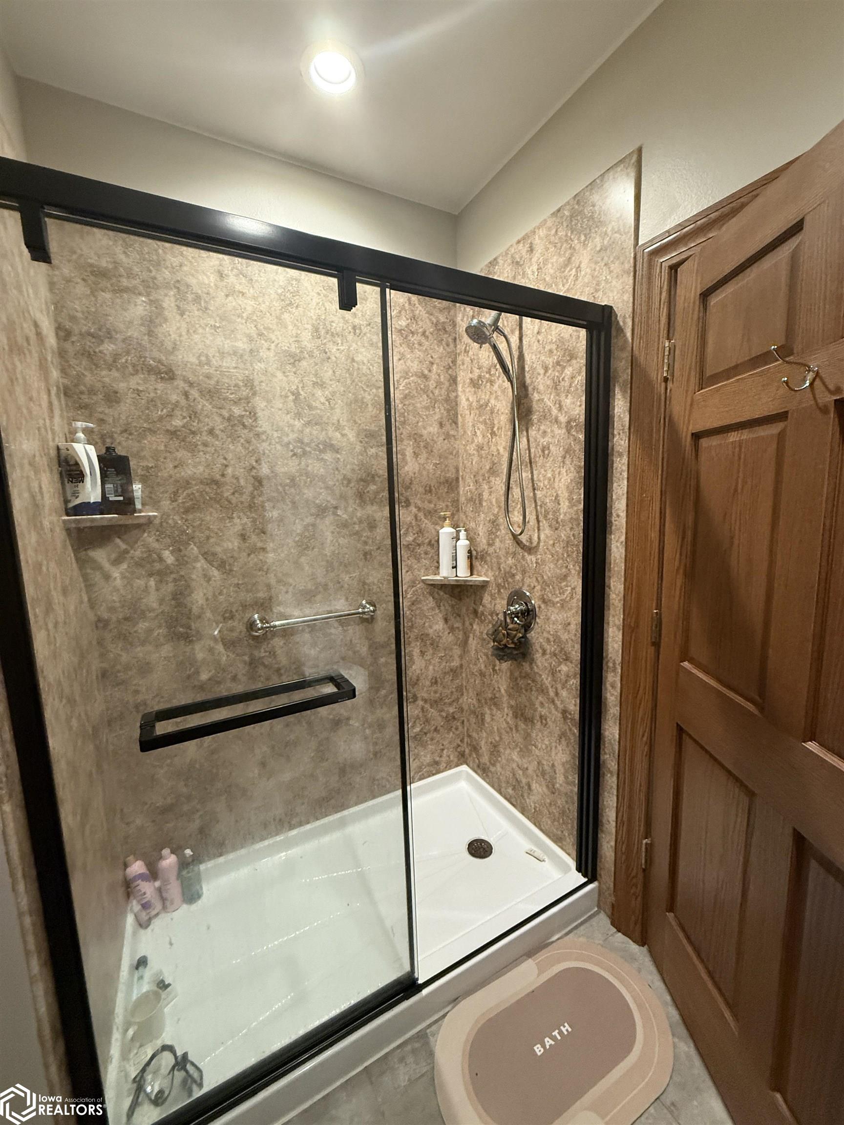 310 White Fox Drive, Clarion, Iowa image 28