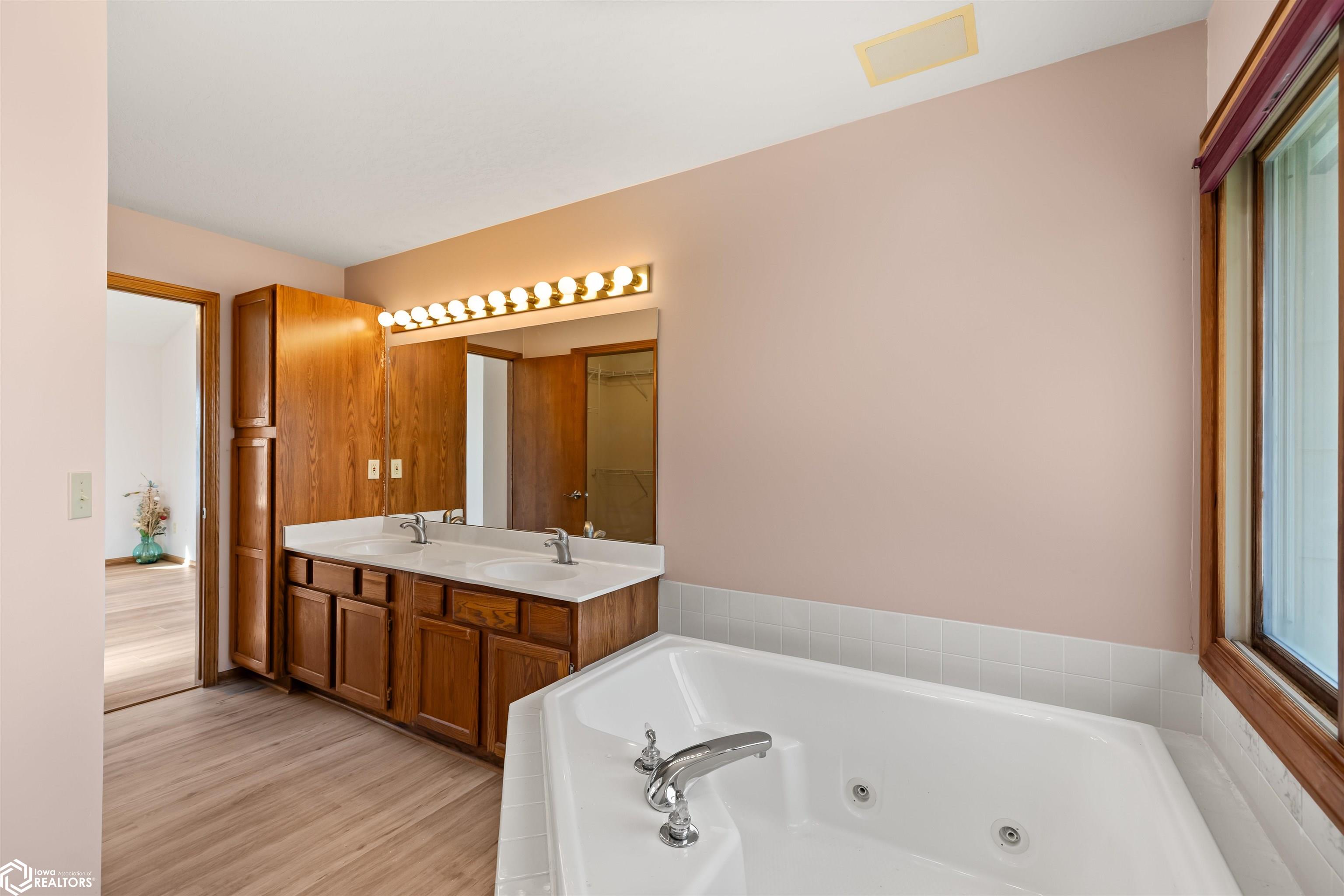 7141 Pommel Place, West Des Moines, Iowa image 19