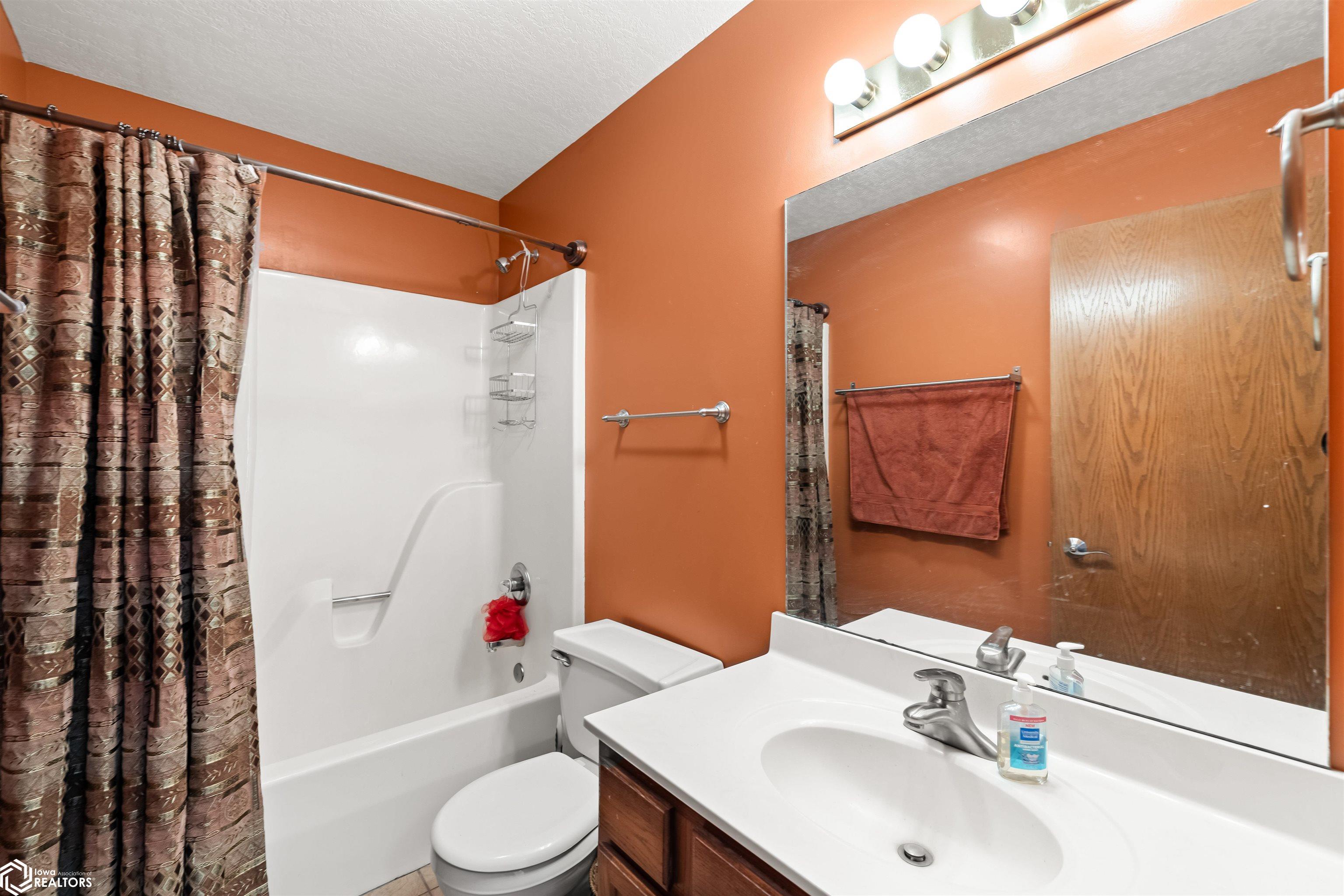 7141 Pommel Place, West Des Moines, Iowa image 23