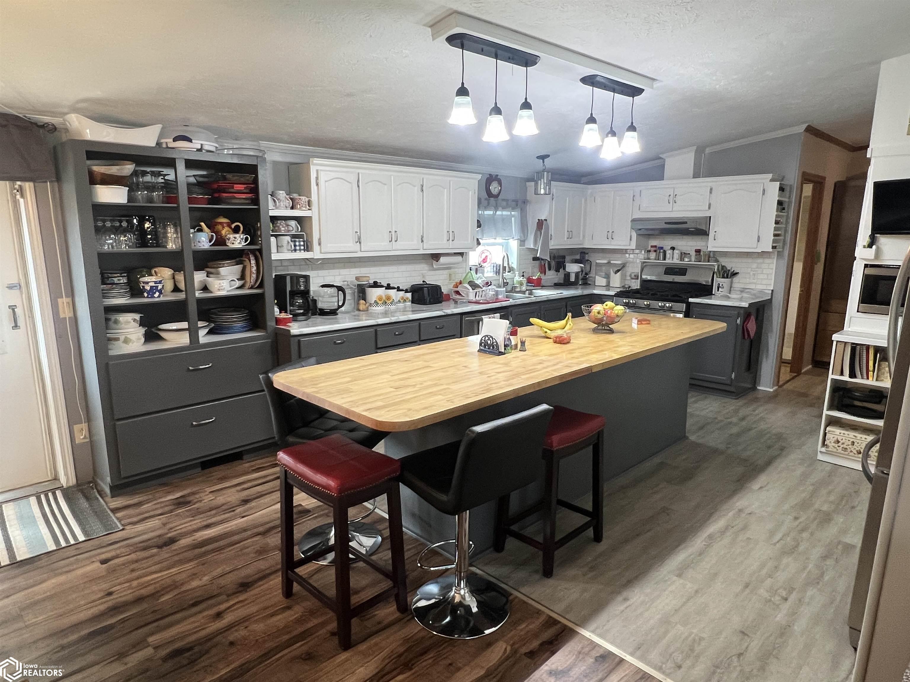 404 Washington Street, Libertyville, Iowa image 14