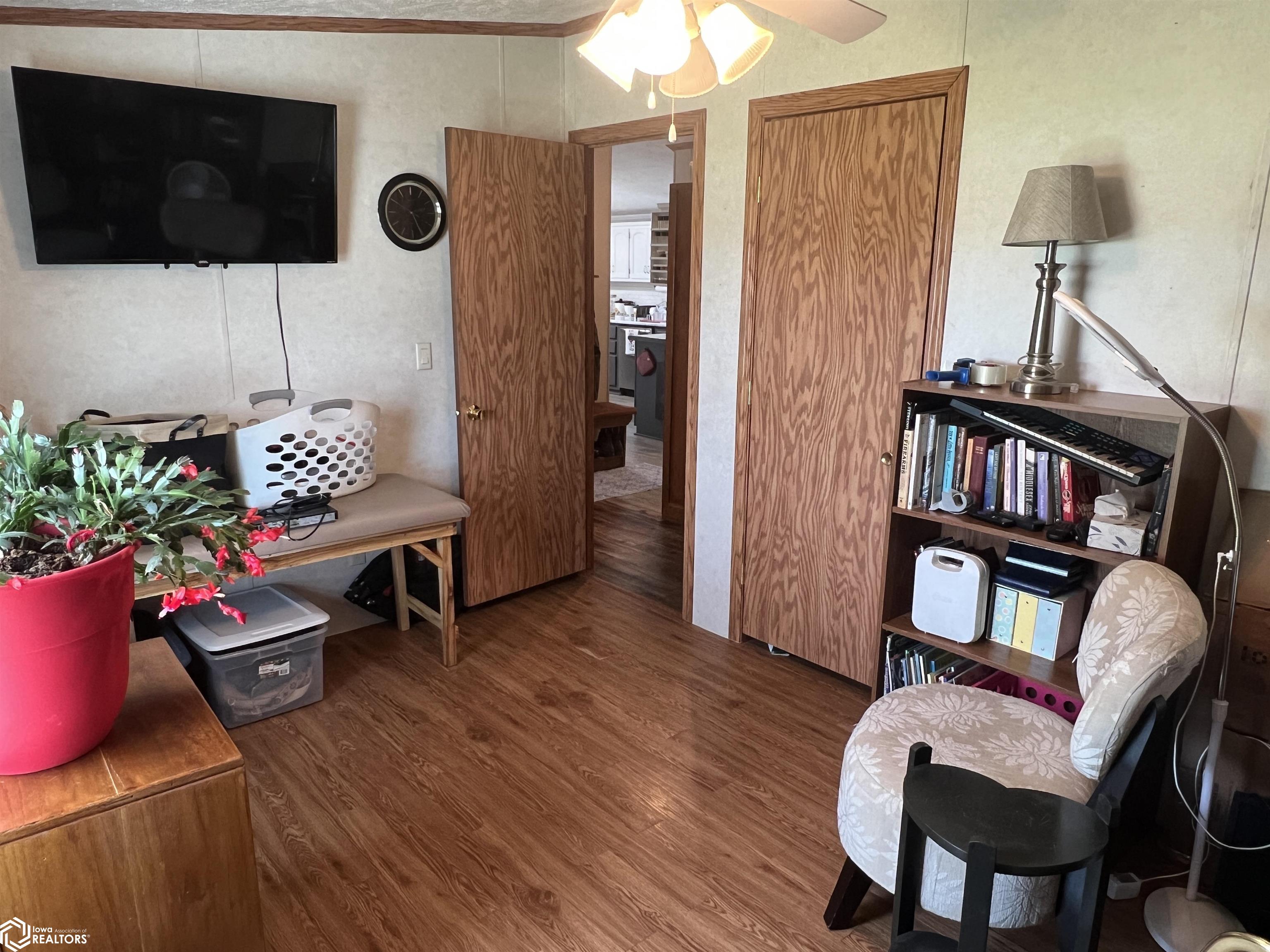 404 Washington Street, Libertyville, Iowa image 26