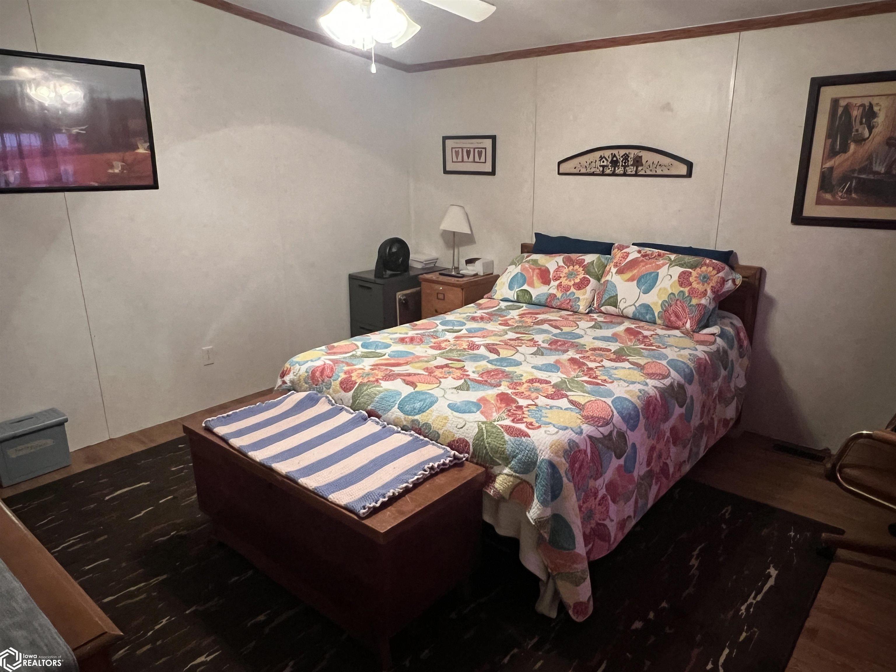 404 Washington Street, Libertyville, Iowa image 28