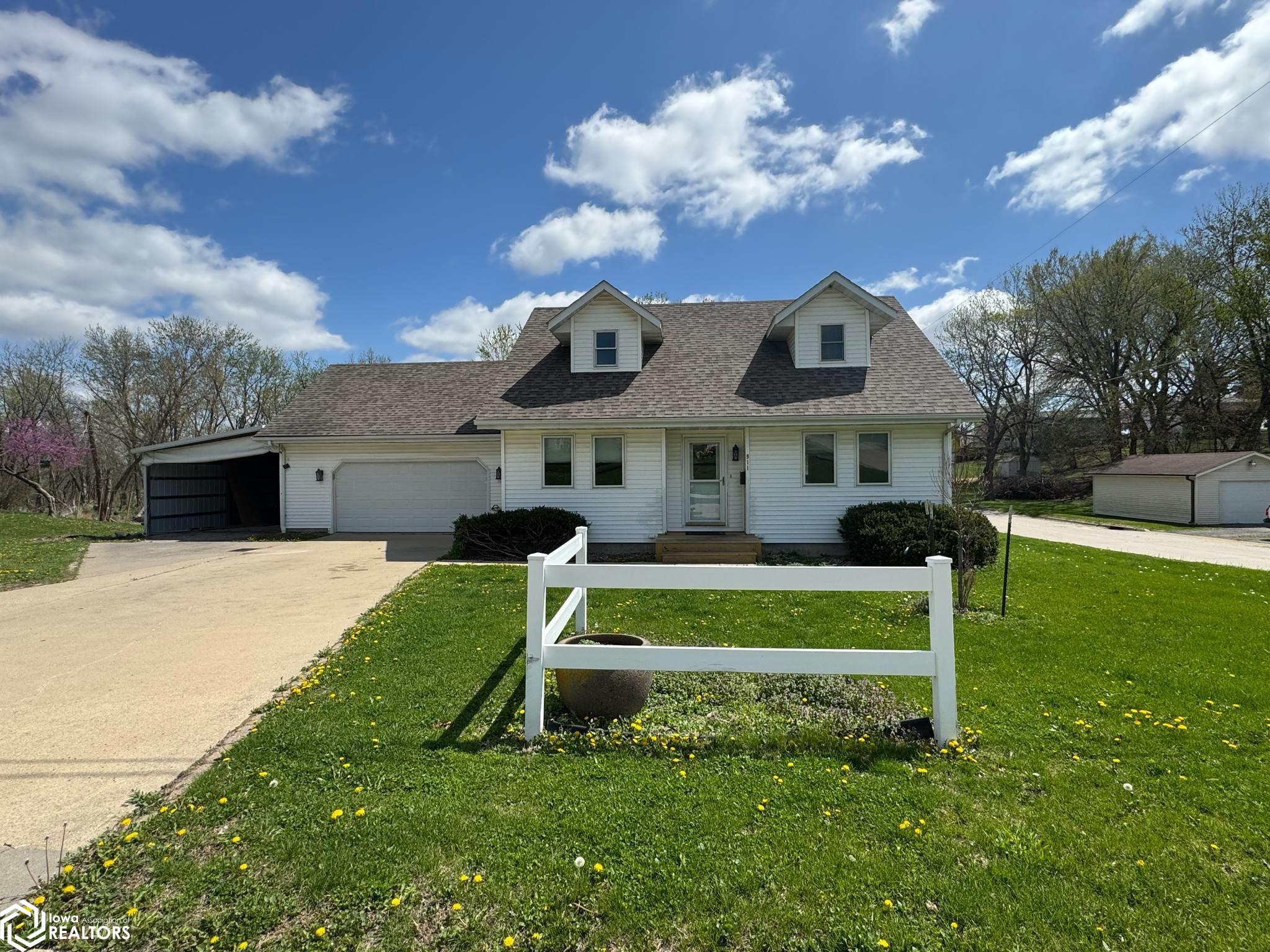 911 S 20th Street, Centerville, Iowa image 1
