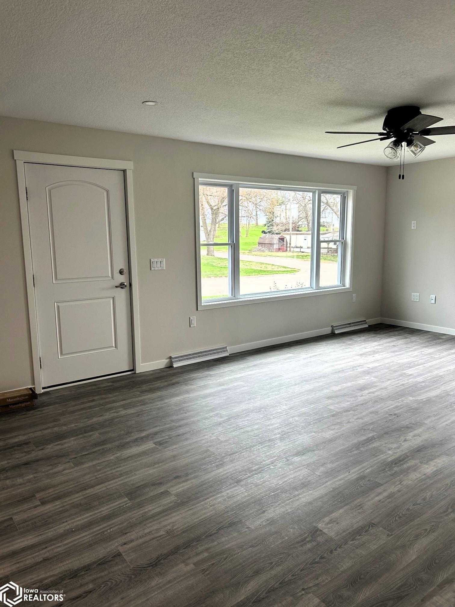 906 4th Street, Victor, Iowa image 4