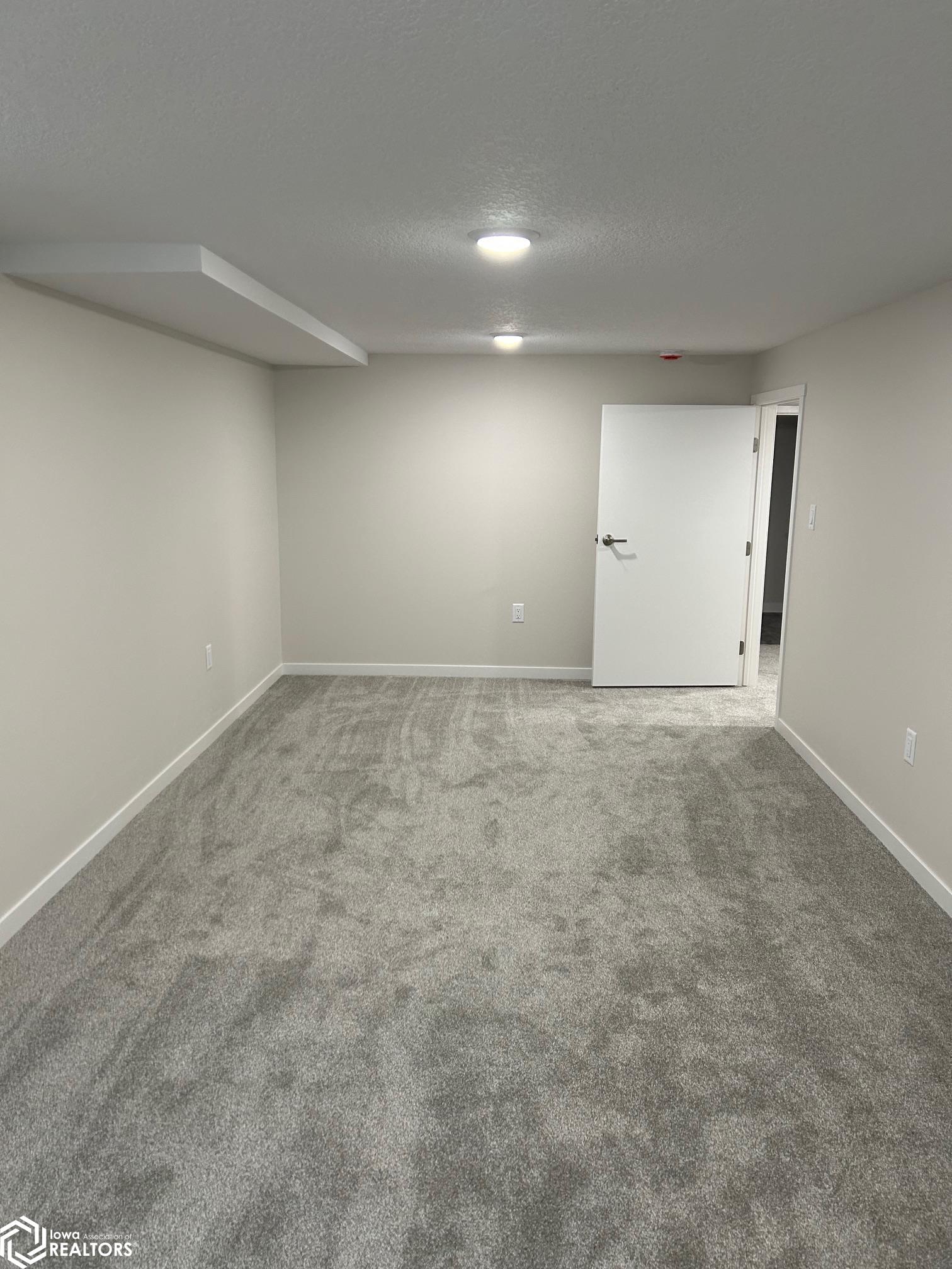 906 4th Street, Victor, Iowa image 32