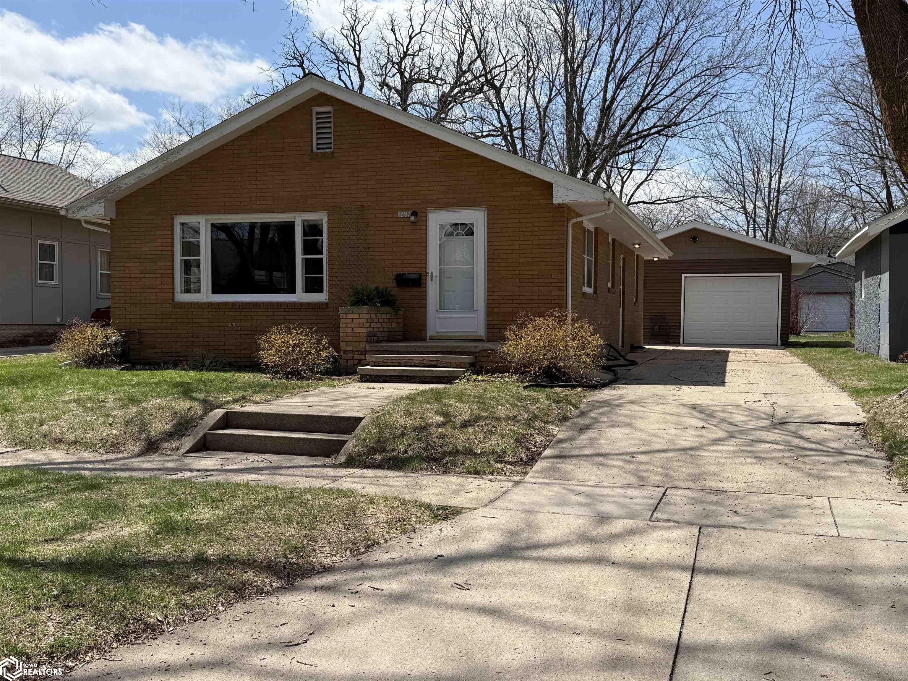 207 S 13th Street, Clear Lake, Iowa image 1