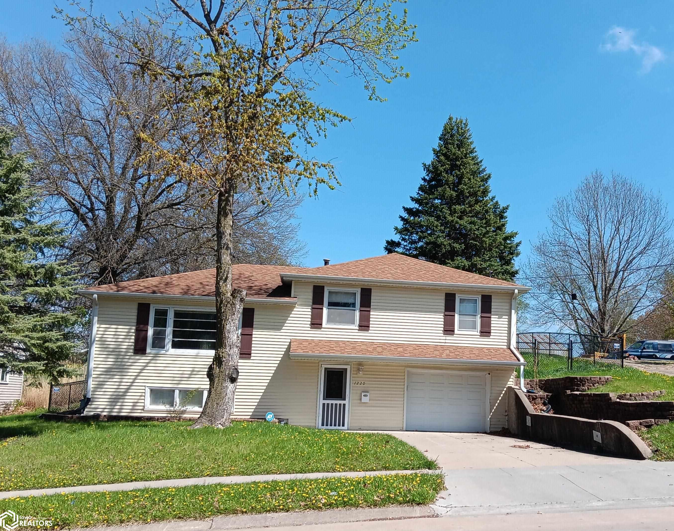 1220 N 3rd Street, Oskaloosa, Iowa image 1