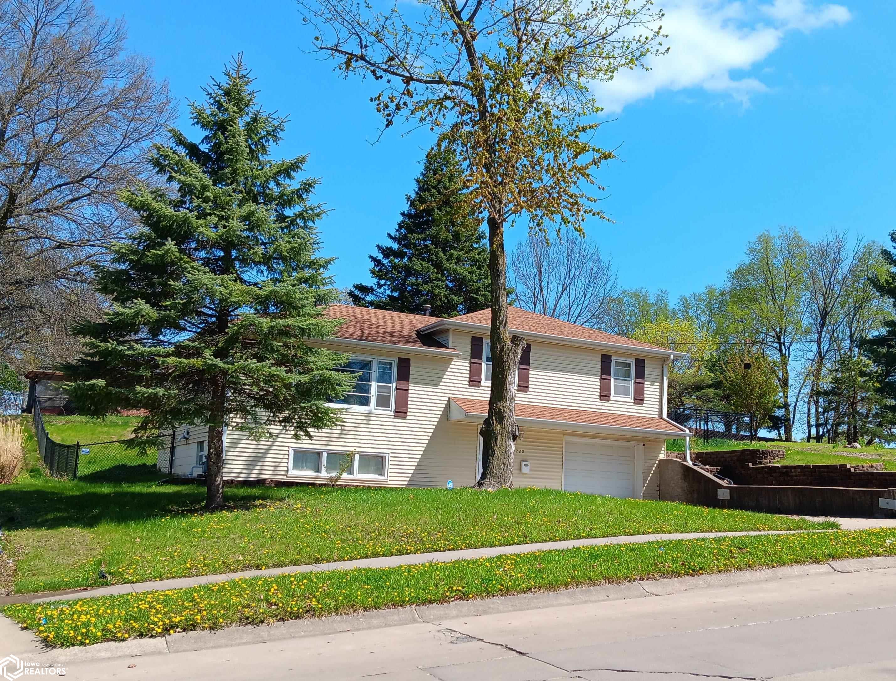 1220 N 3rd Street, Oskaloosa, Iowa image 2