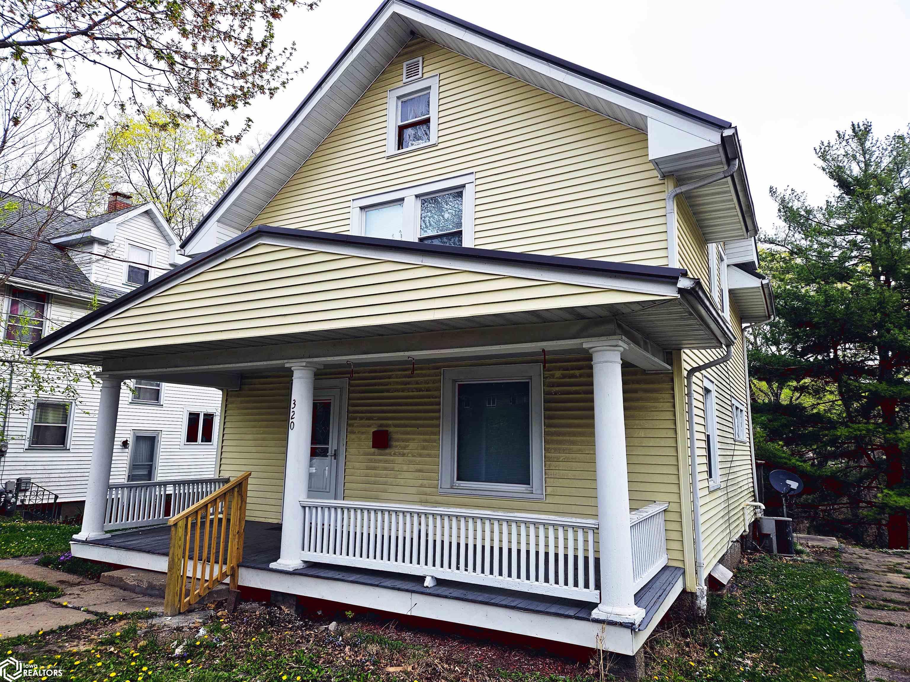 320 Lewis Street, Burlington, Iowa image 1