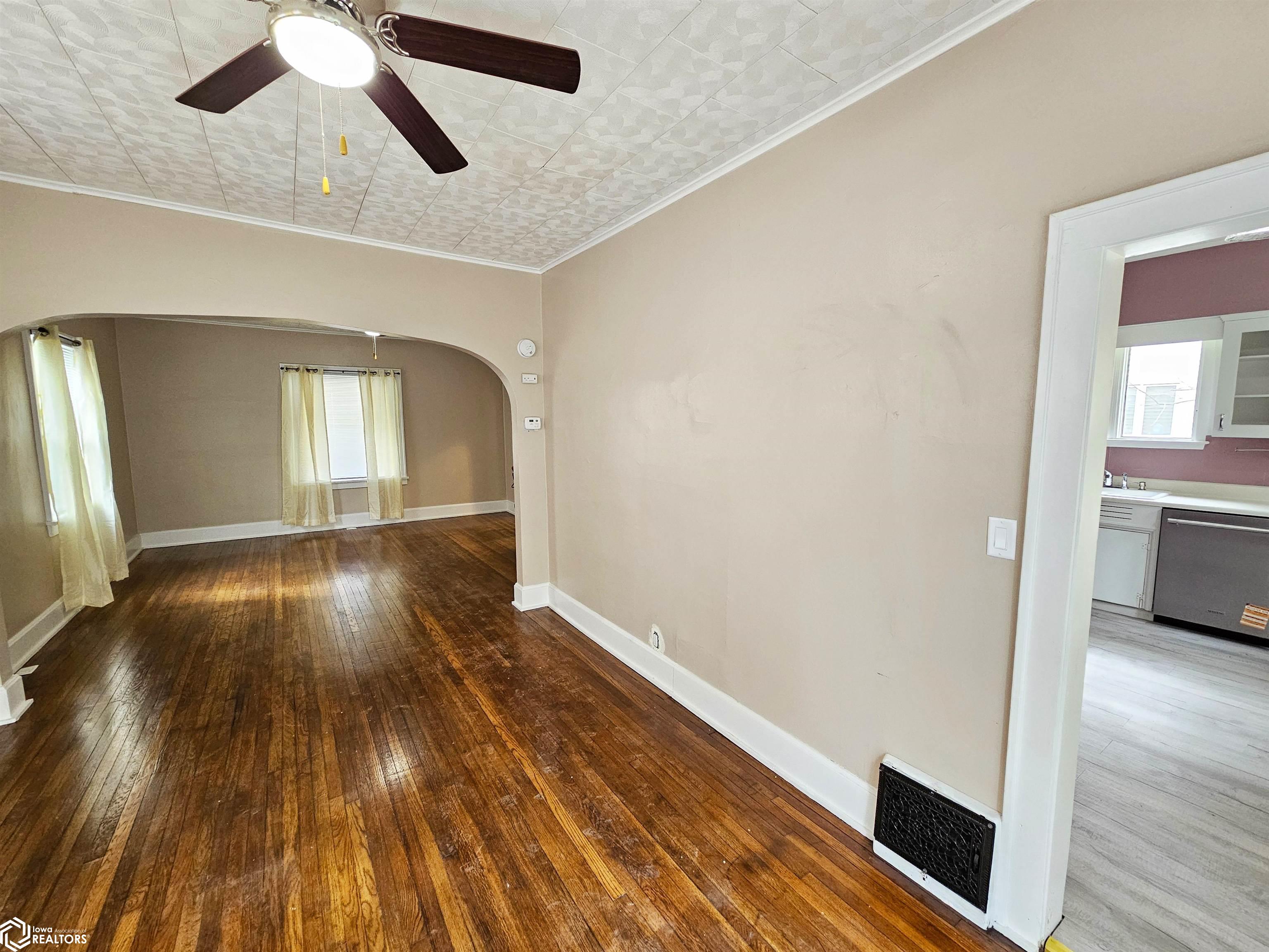 320 Lewis Street, Burlington, Iowa image 3