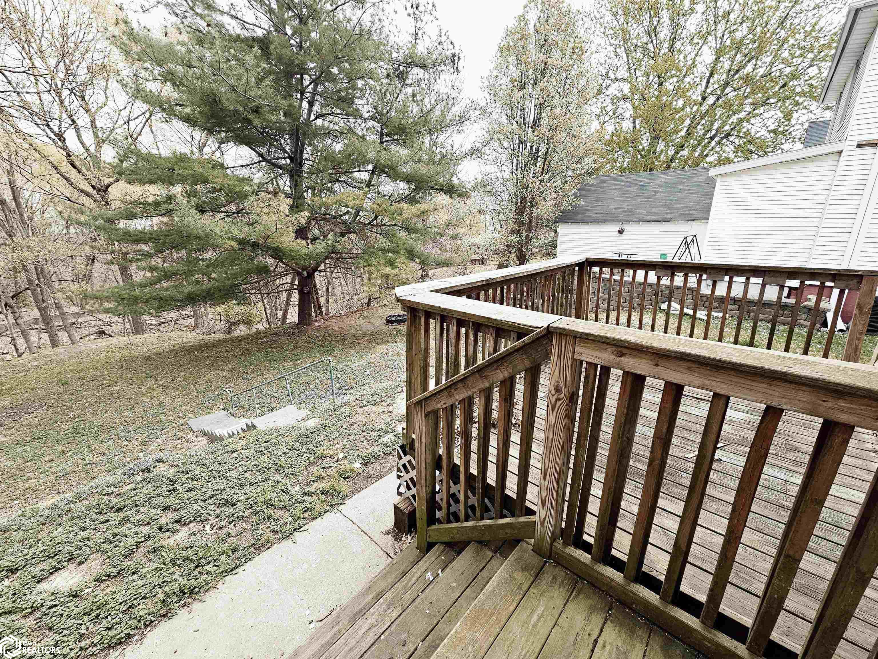 320 Lewis Street, Burlington, Iowa image 9