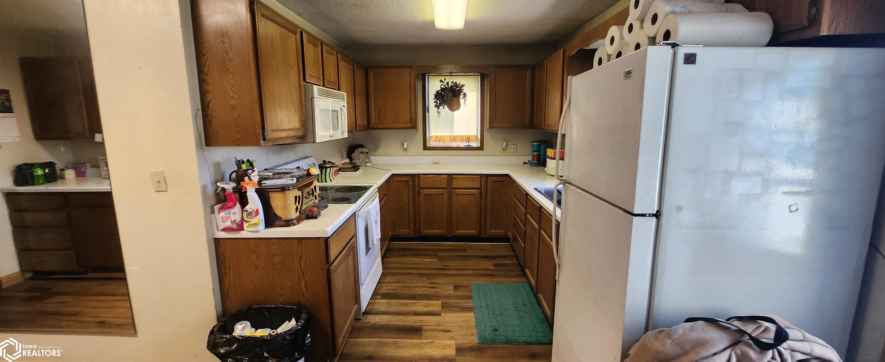 527 N 3rd Street, Albia, Iowa image 6